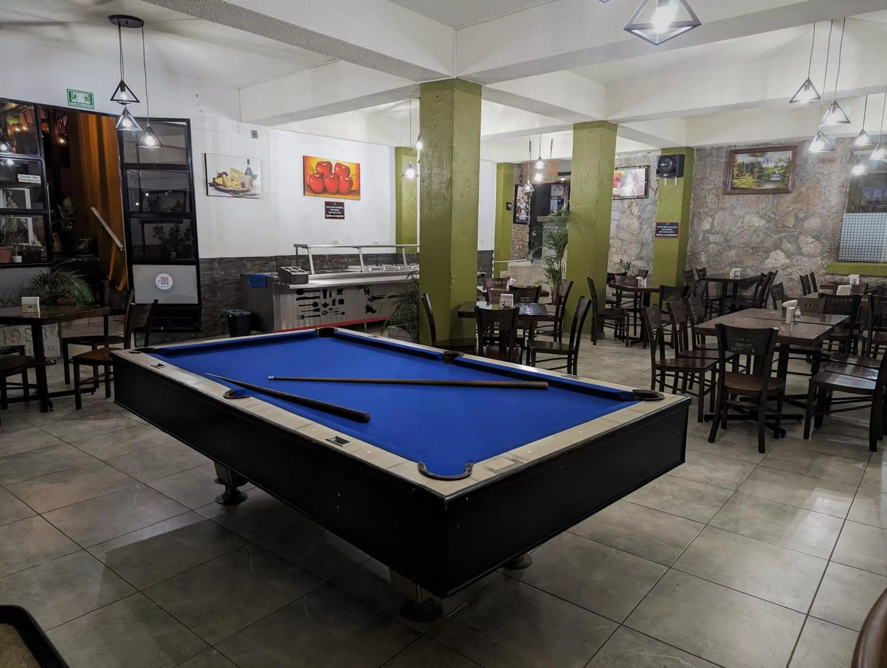 Restaurant/places to eat, Billiards in Hotel 1988 Guanajuato