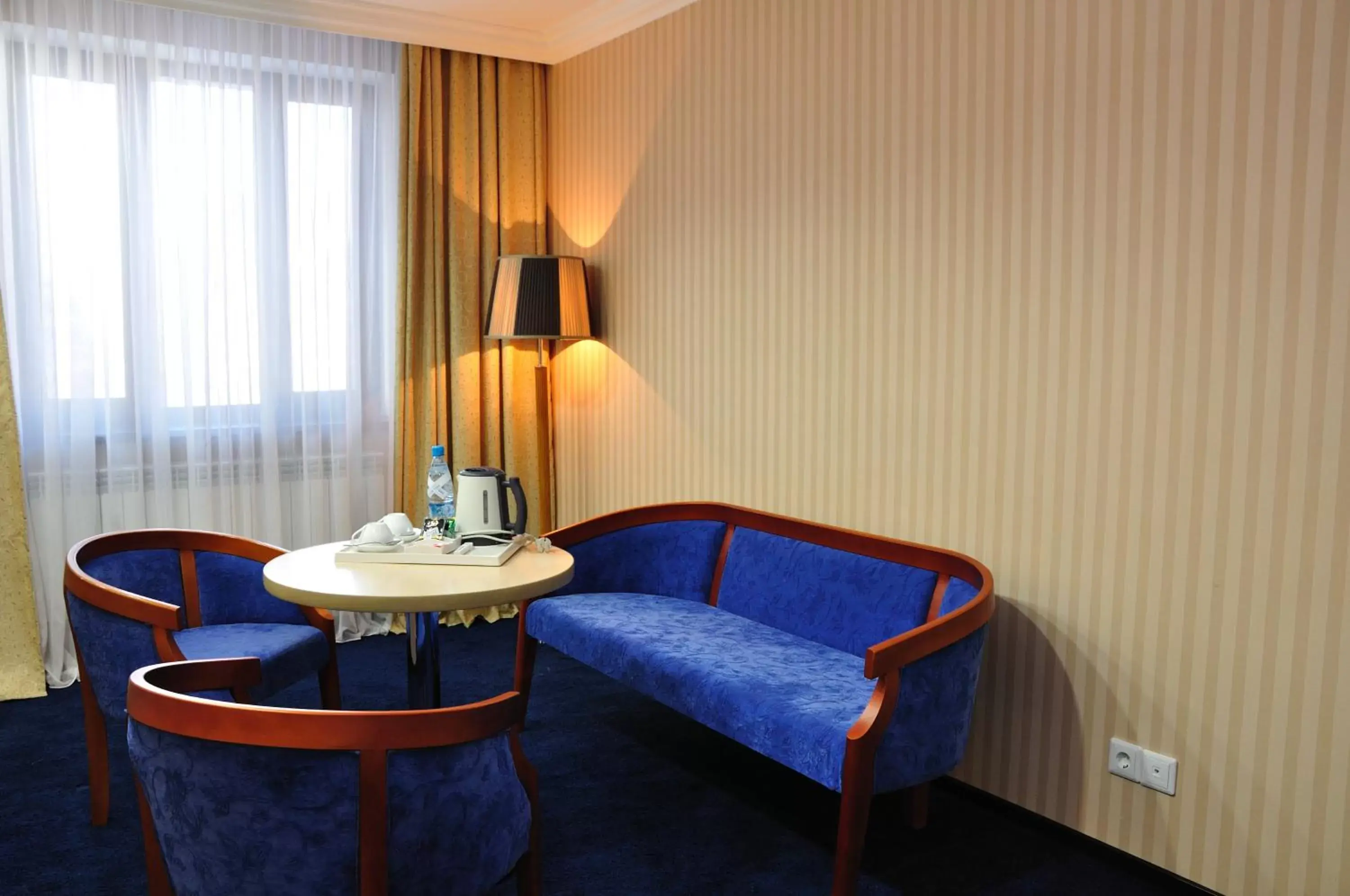 Coffee/tea facilities, Seating Area in King Hotel Astana