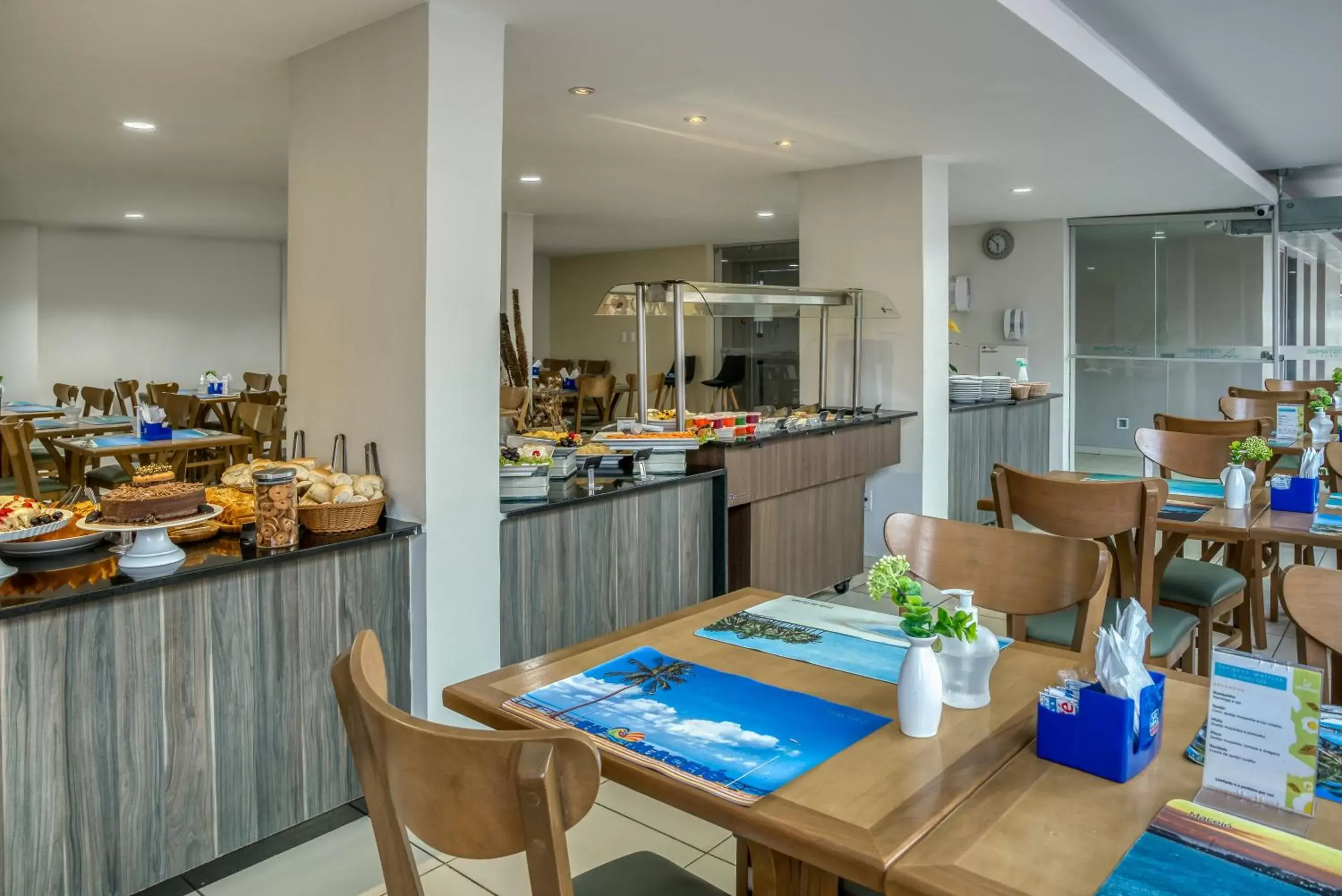 Restaurant/places to eat in Vistamar Hotel Restaurant/places to eat in Vistamar Hotel