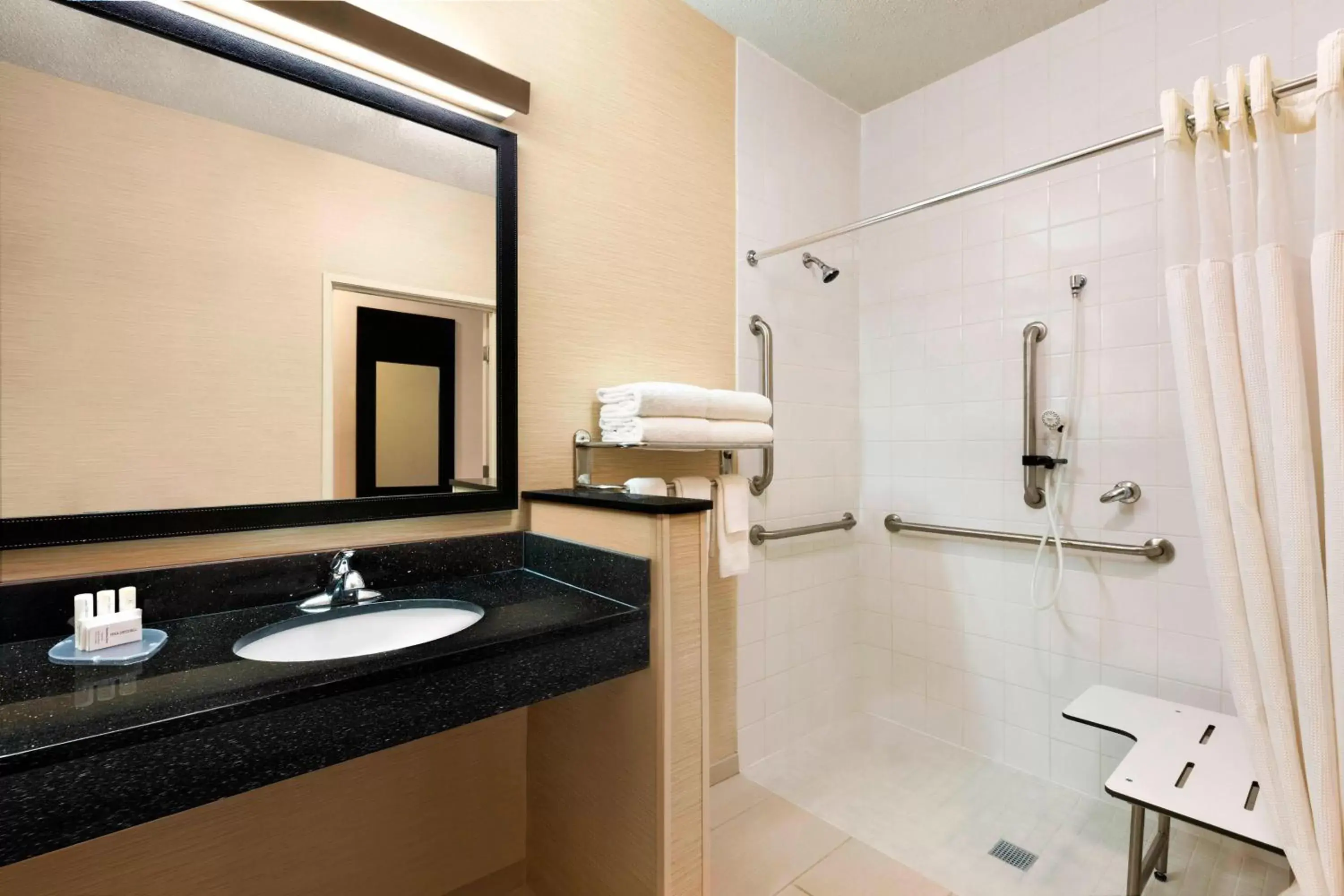 Bathroom in Fairfield Inn & Suites Oklahoma City Quail Springs/South Edmond