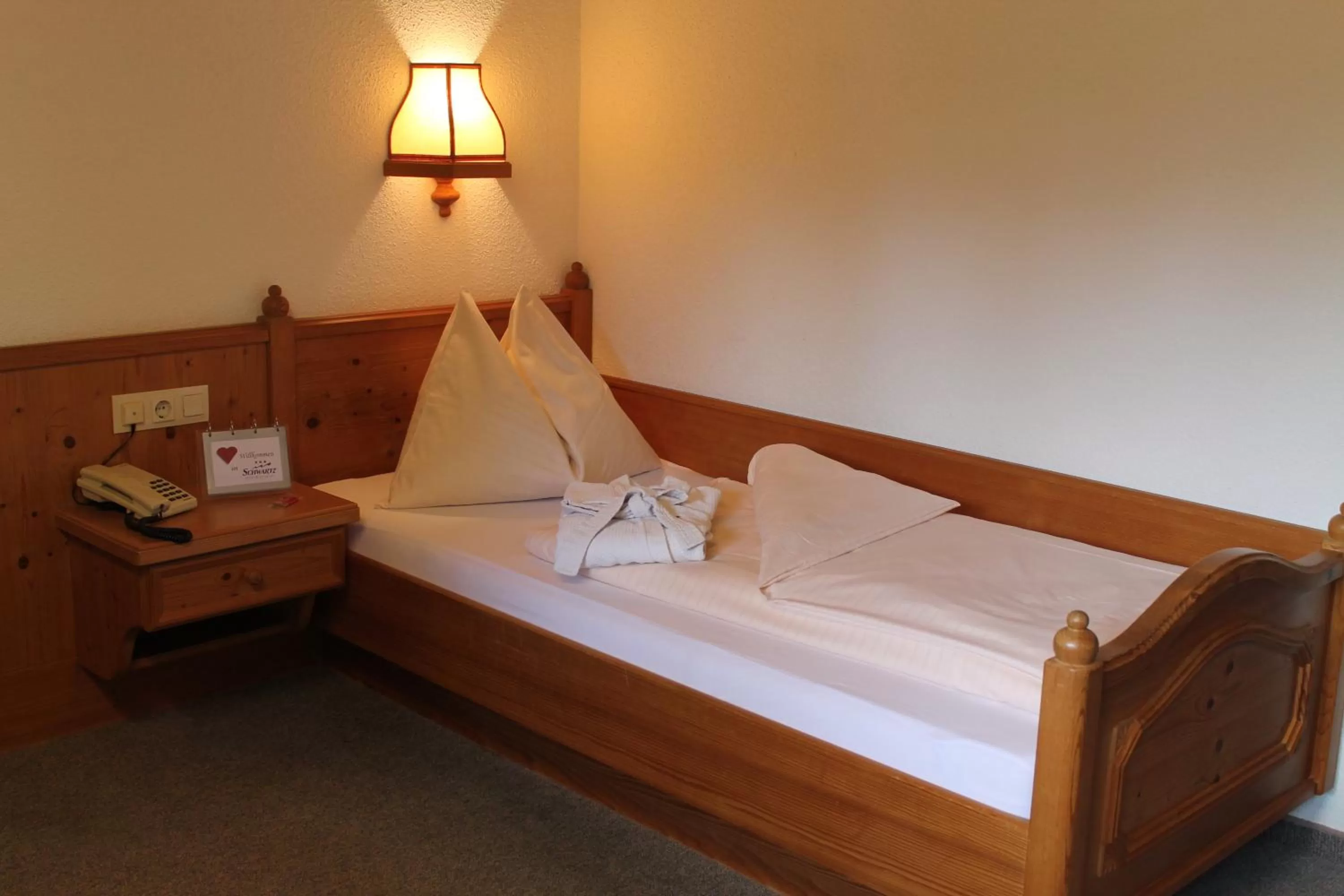 Photo of the whole room, Bed in Hotel Restaurant Schwartz