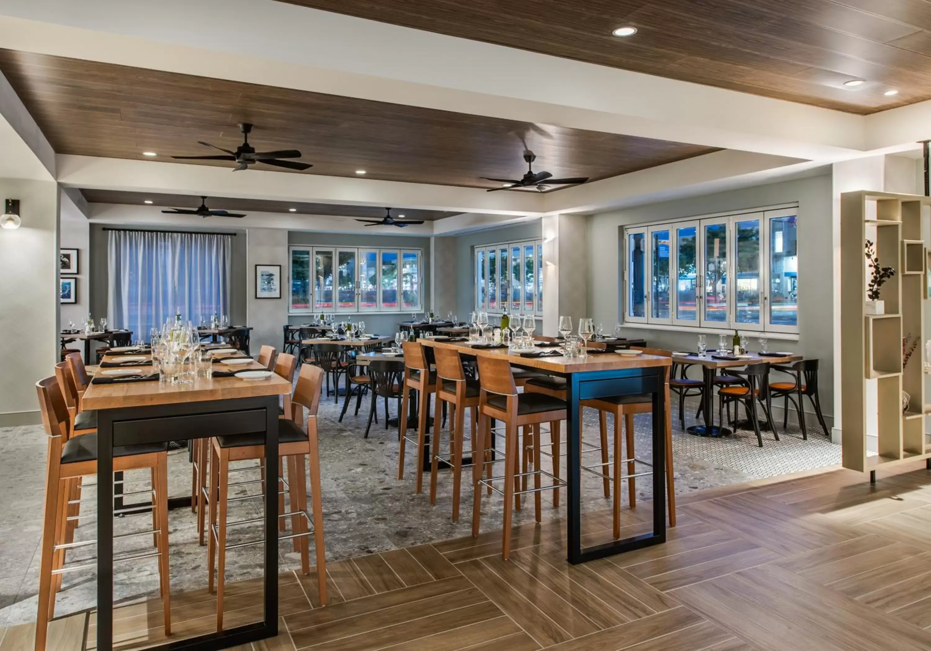 Restaurant/Places to Eat in Coast Rehoboth Beach, Tapestry Collection By Hilton