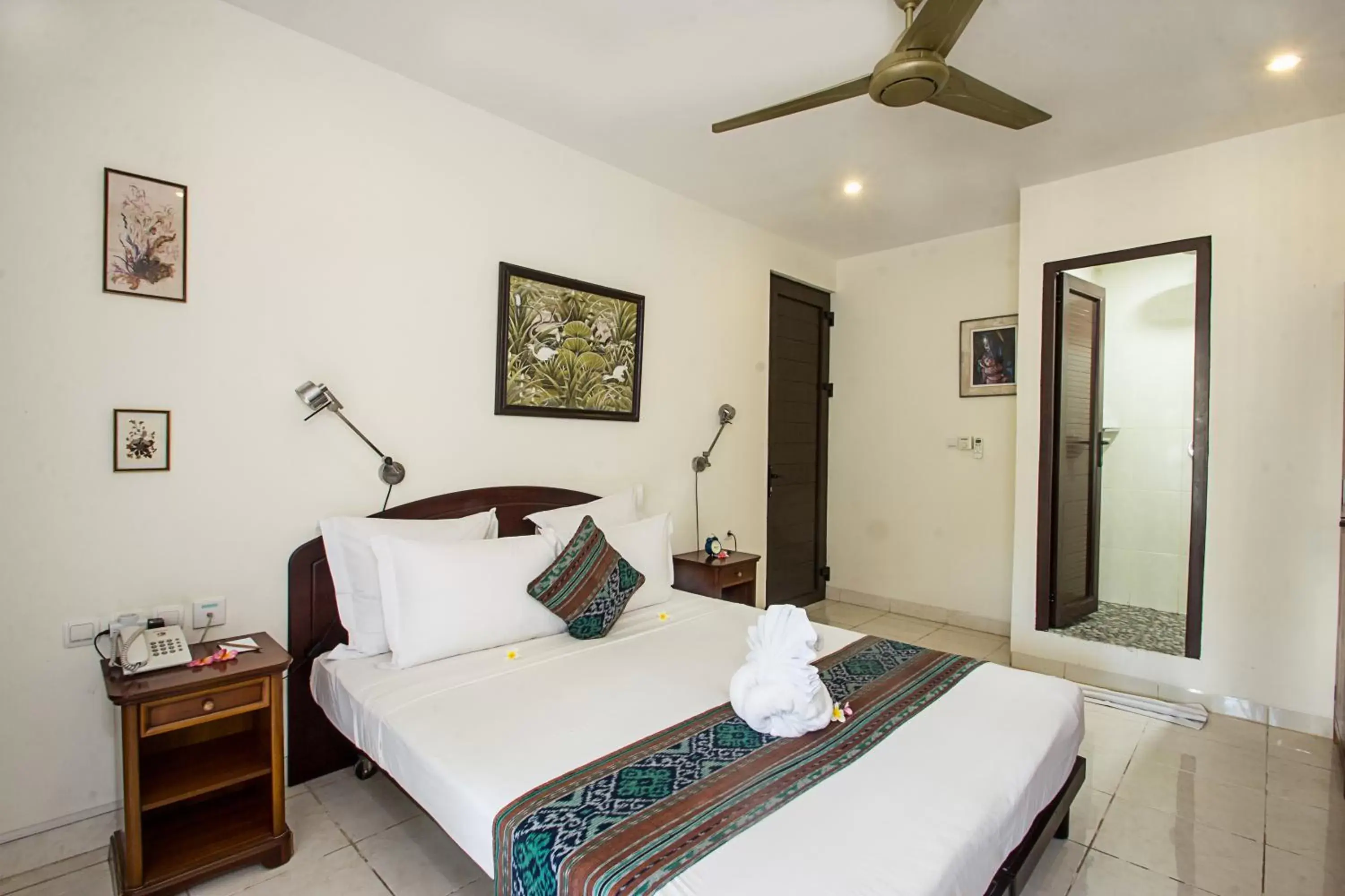 Shower, Bed in Manzelejepun Luxury Villa & Pavilion