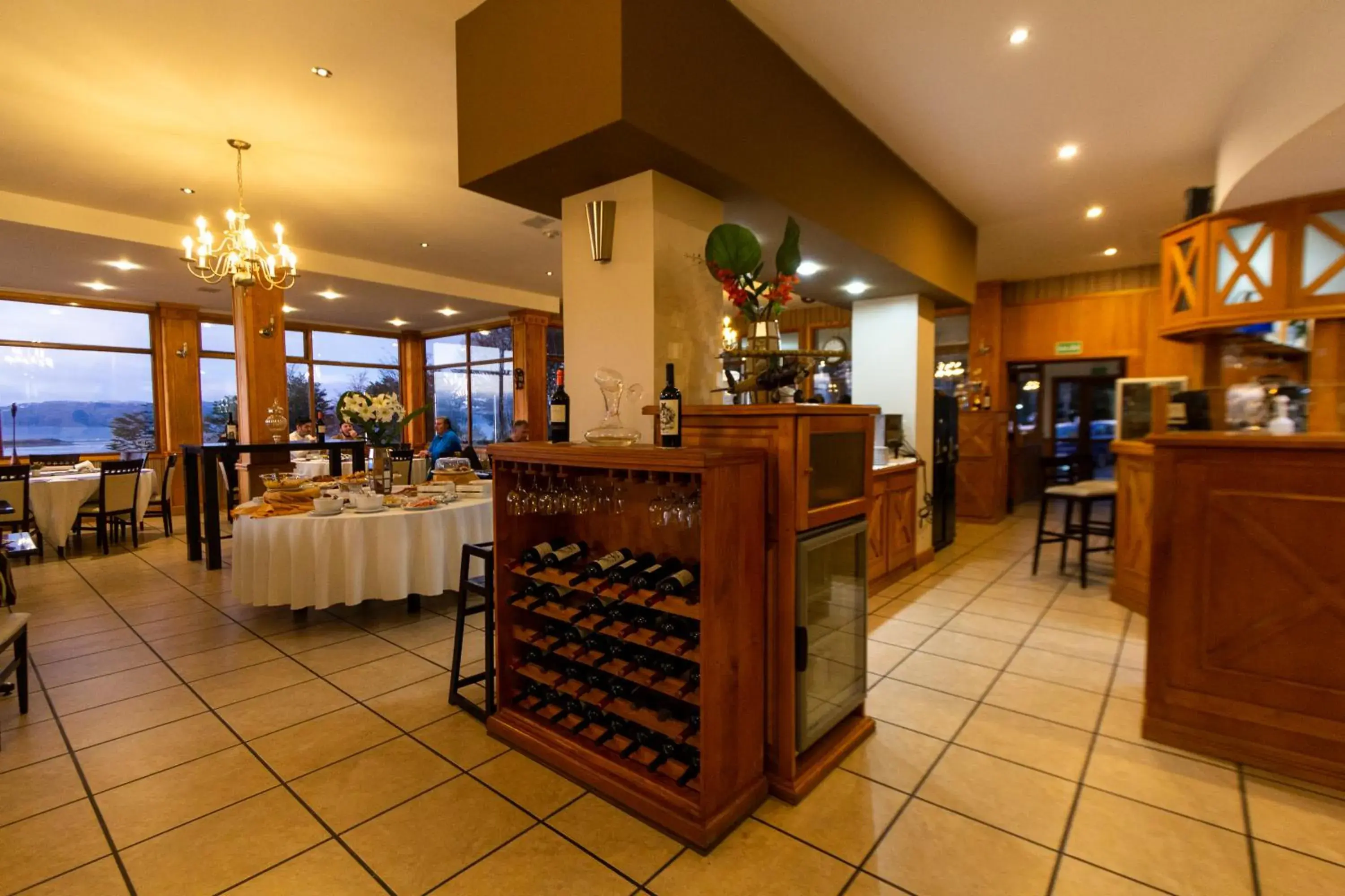 Restaurant/places to eat in Altos Ushuaia Hotel & Resto