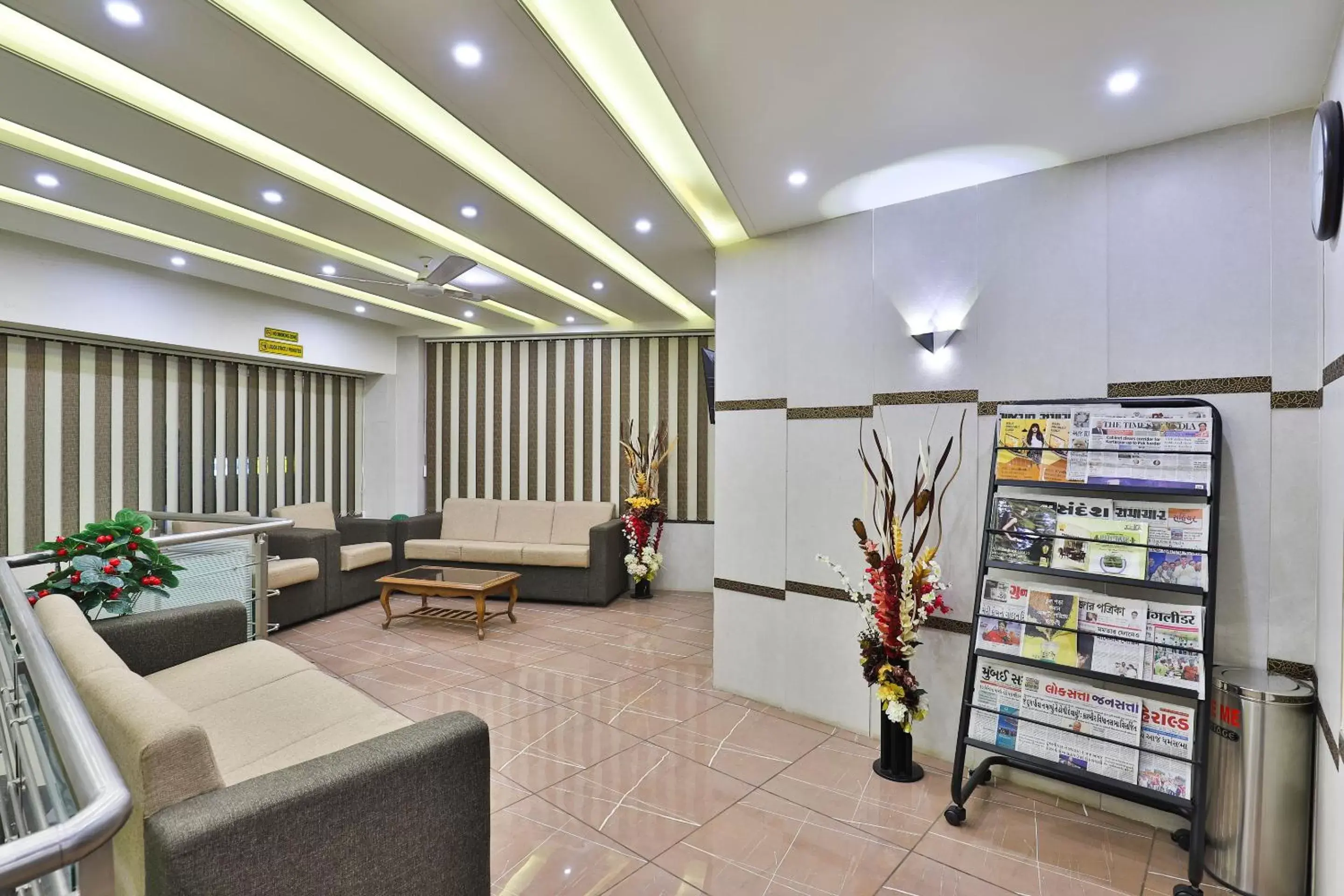 Lobby or reception in Hotel Pearl Lobby or reception in Hotel Pearl