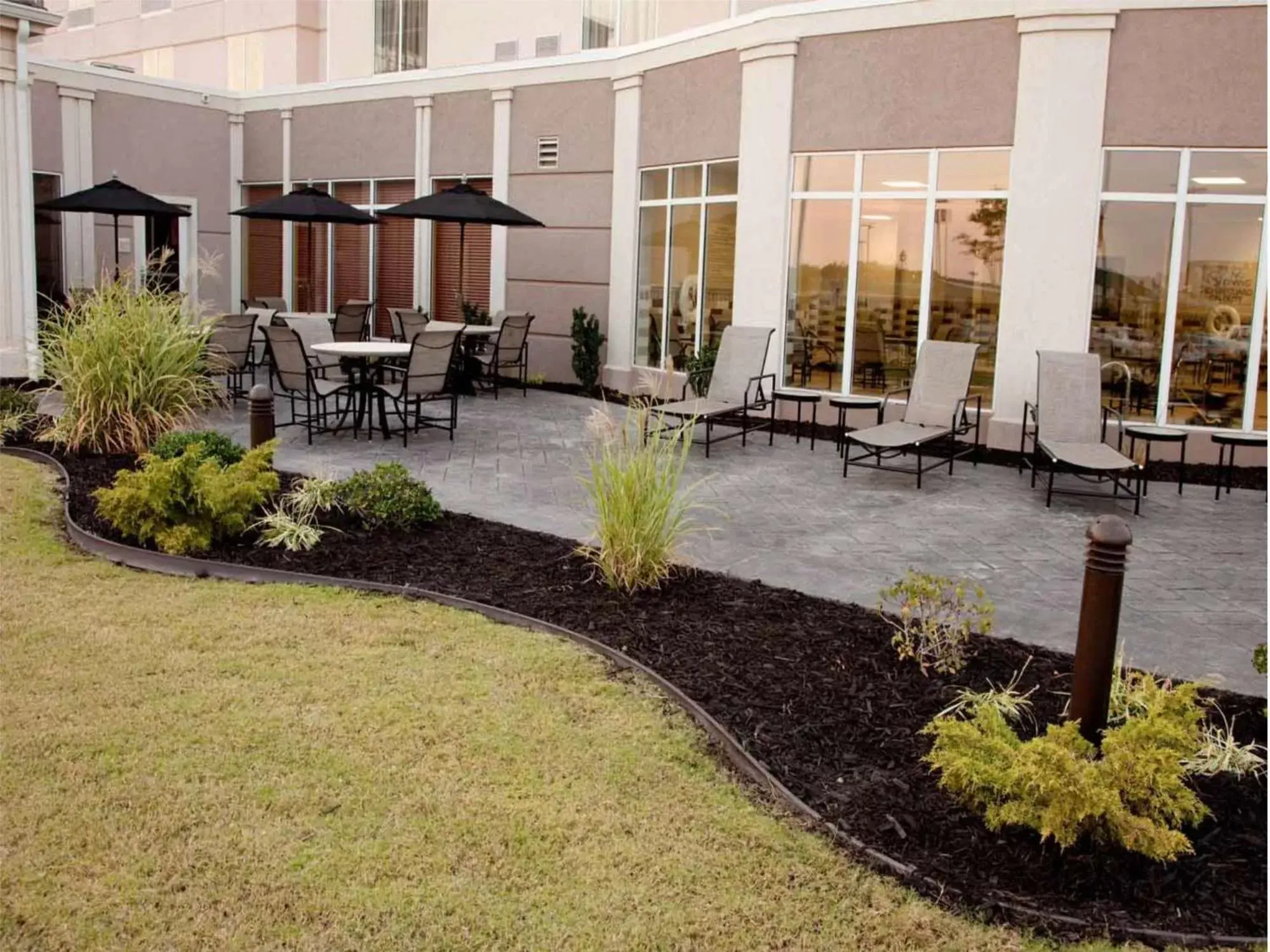 Patio in Hilton Garden Inn Jonesboro