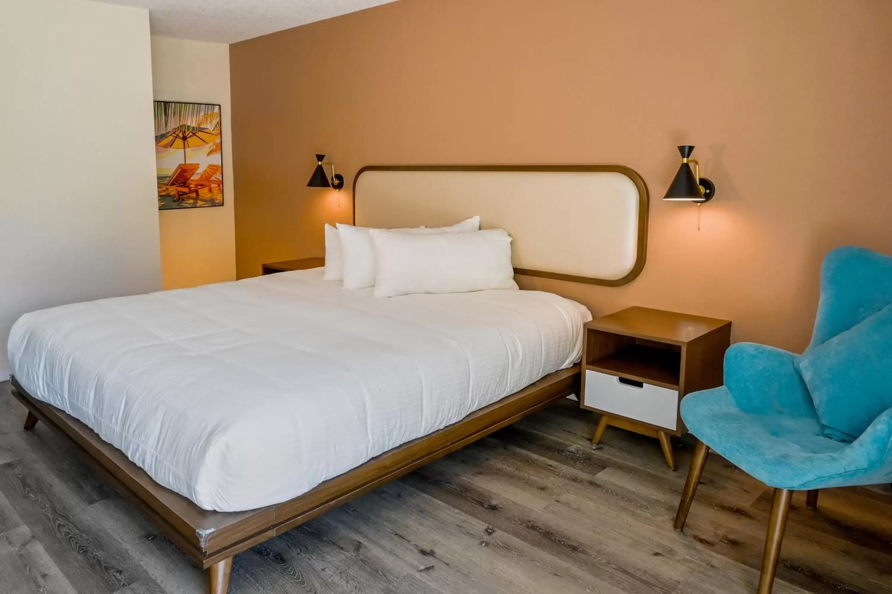 Bed in Golden Host Resort Sarasota