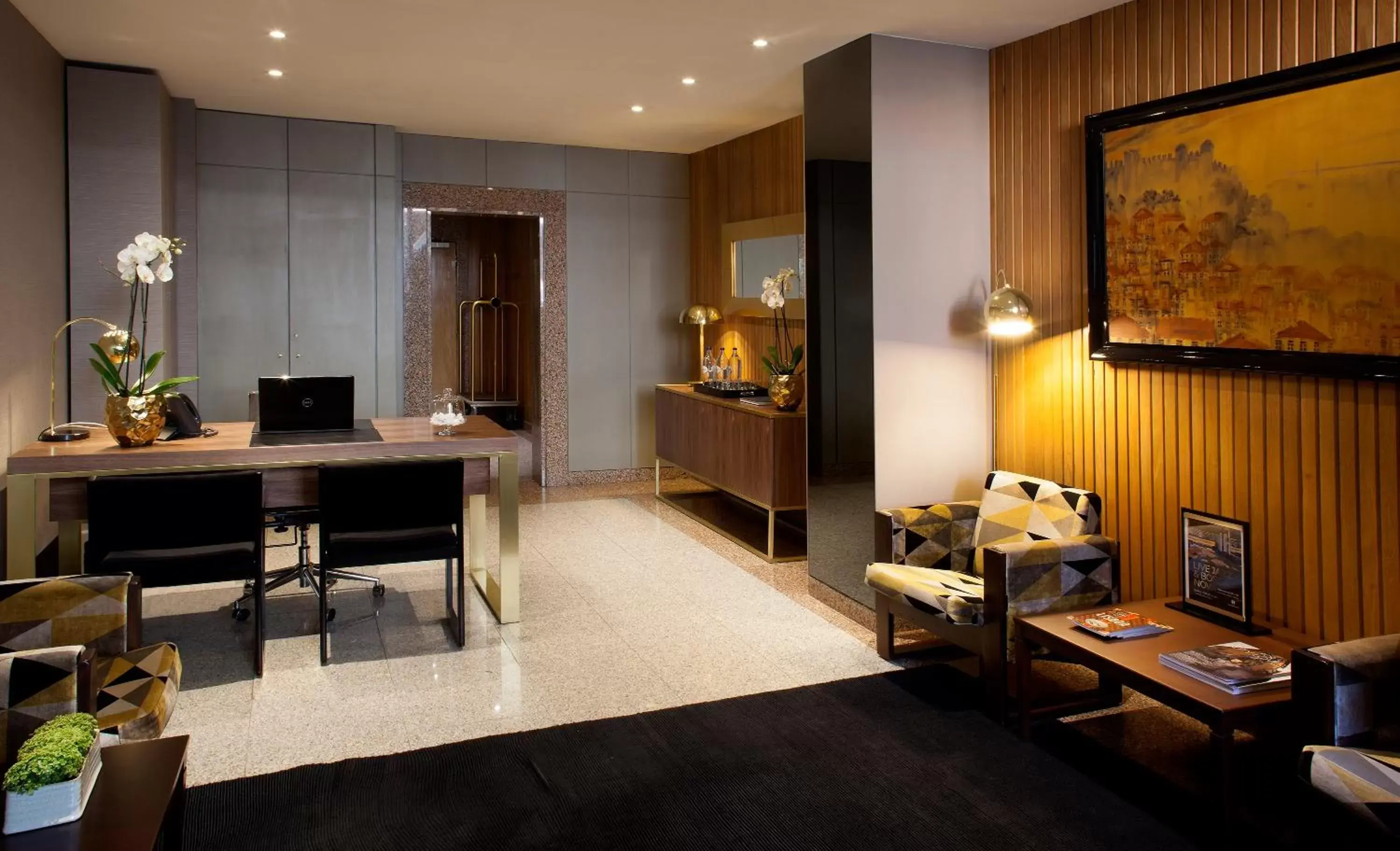 Lobby or reception in Altis Suites Apartamentos Turísticos