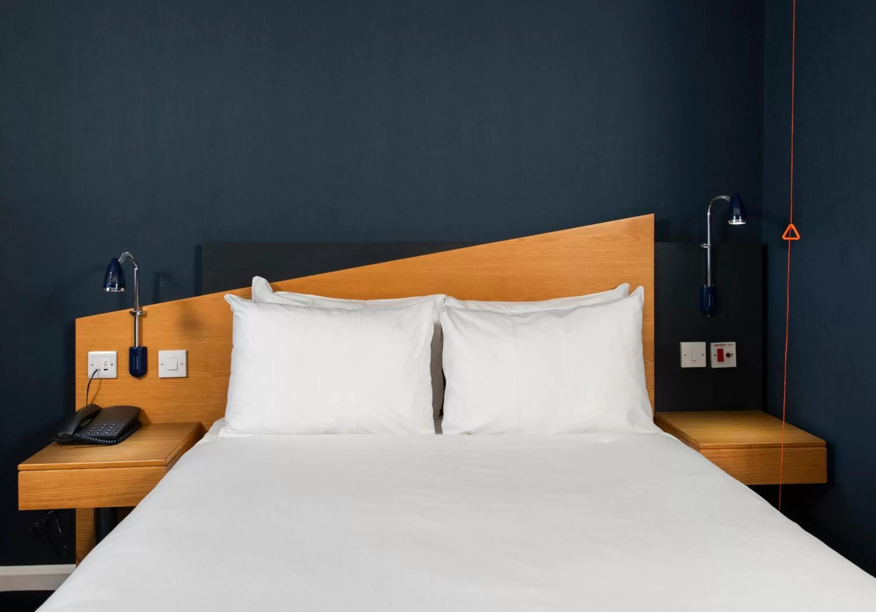 Bedroom, Bed in Holiday Inn Express Newcastle Gateshead, an IHG Hotel