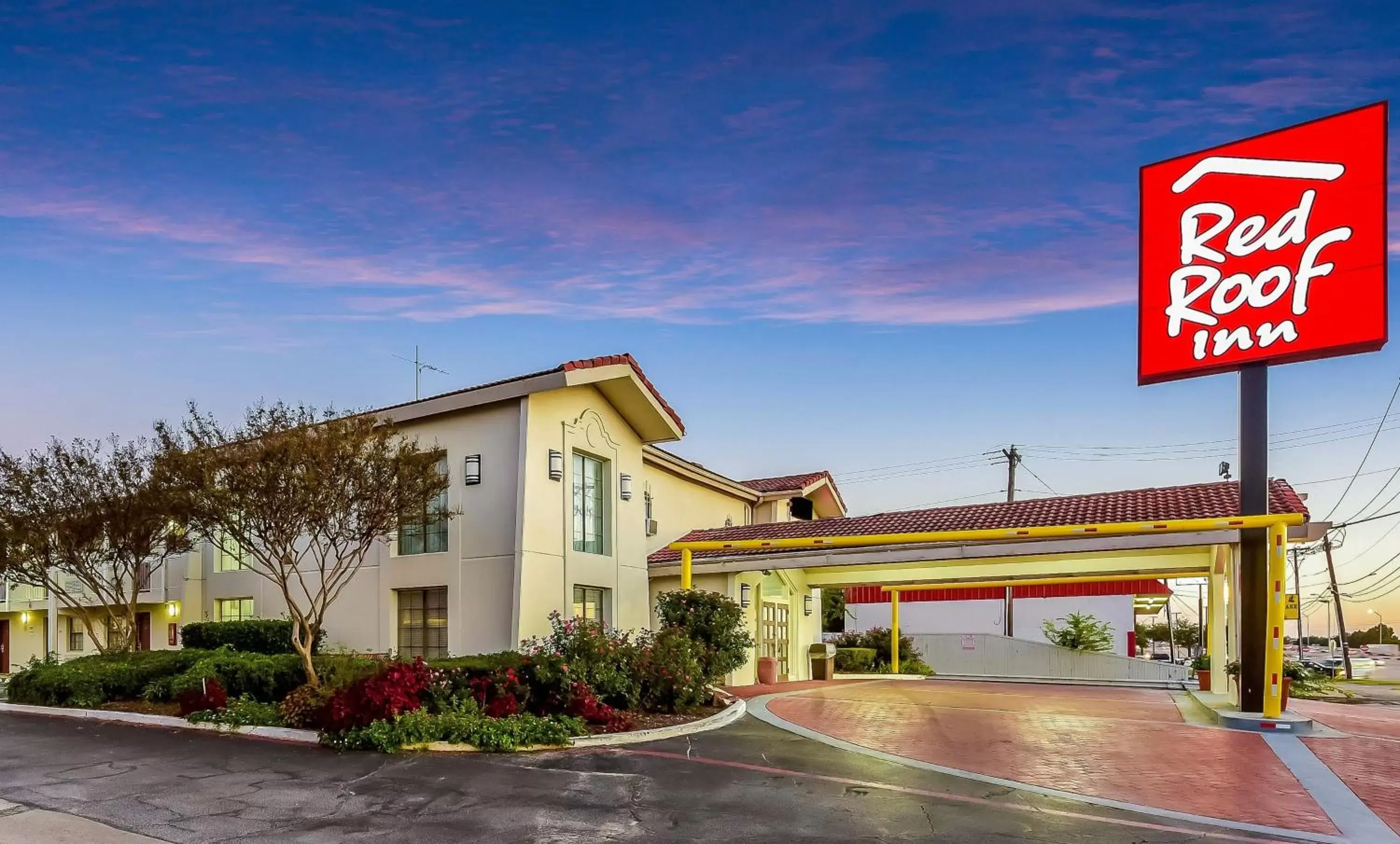 Property Building in Red Roof Inn Plano