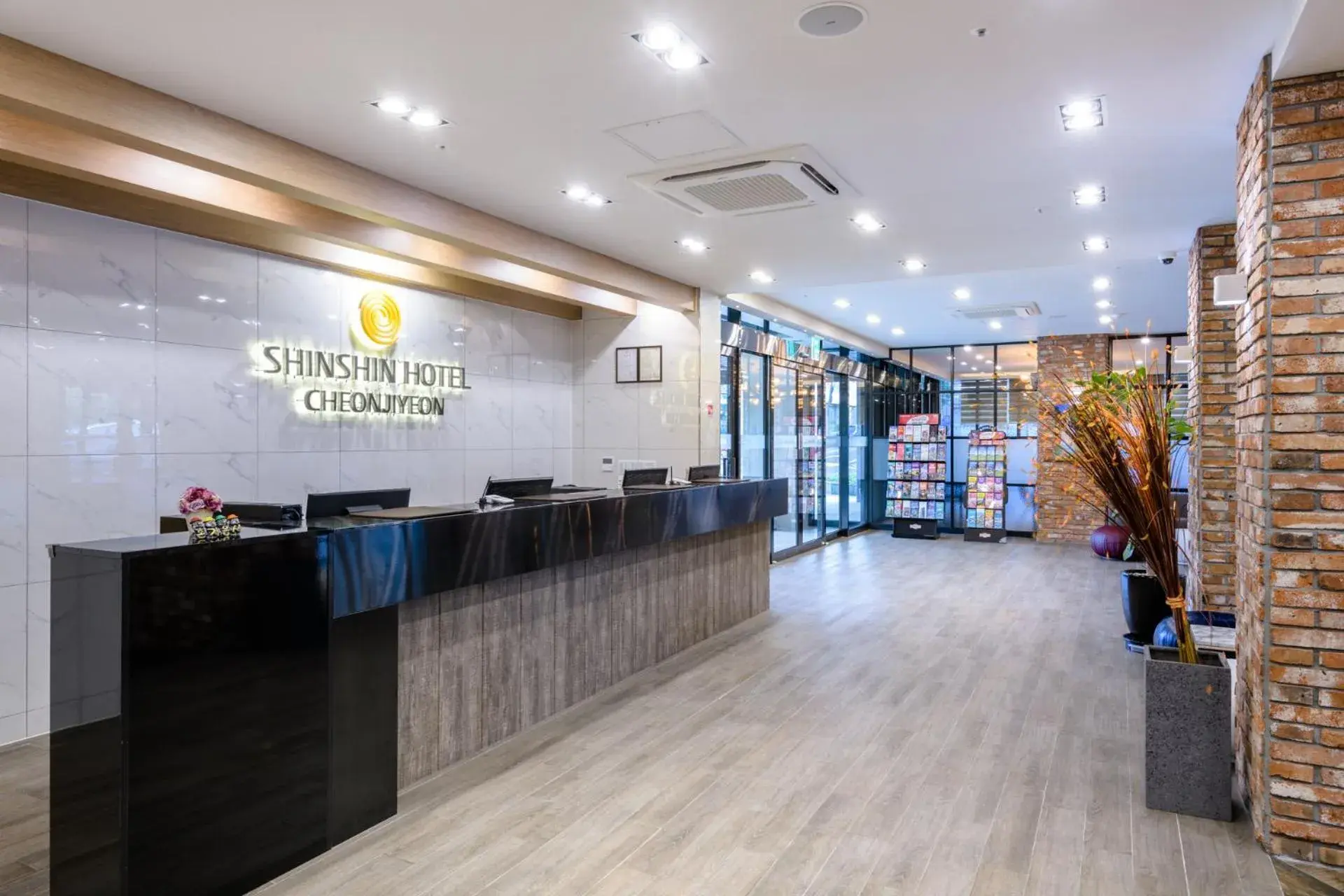 Lobby or reception, Lobby/Reception in Shinshin Hotel Cheonjiyeon