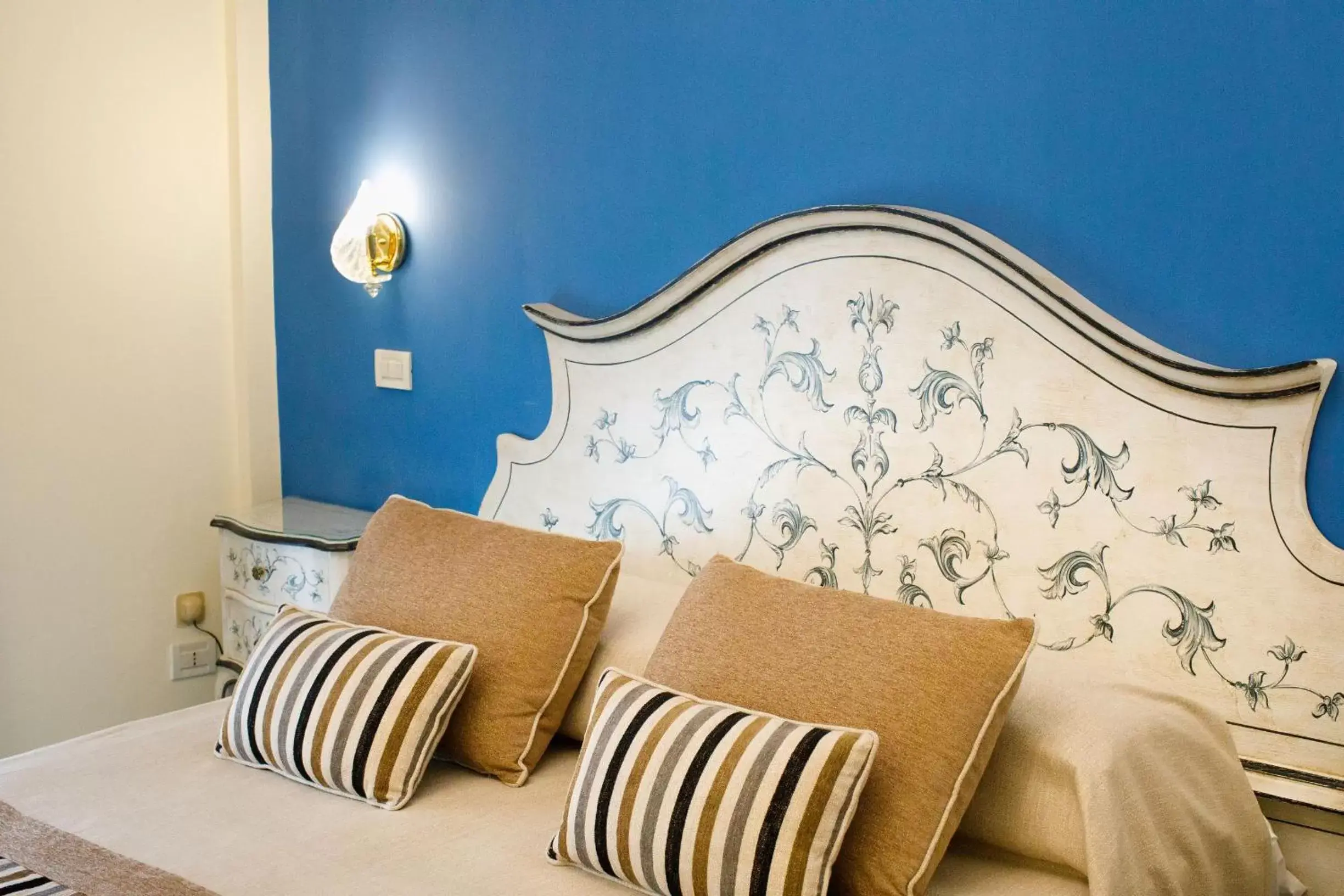 Decorative detail, Bed in Hotel Zi' Teresa