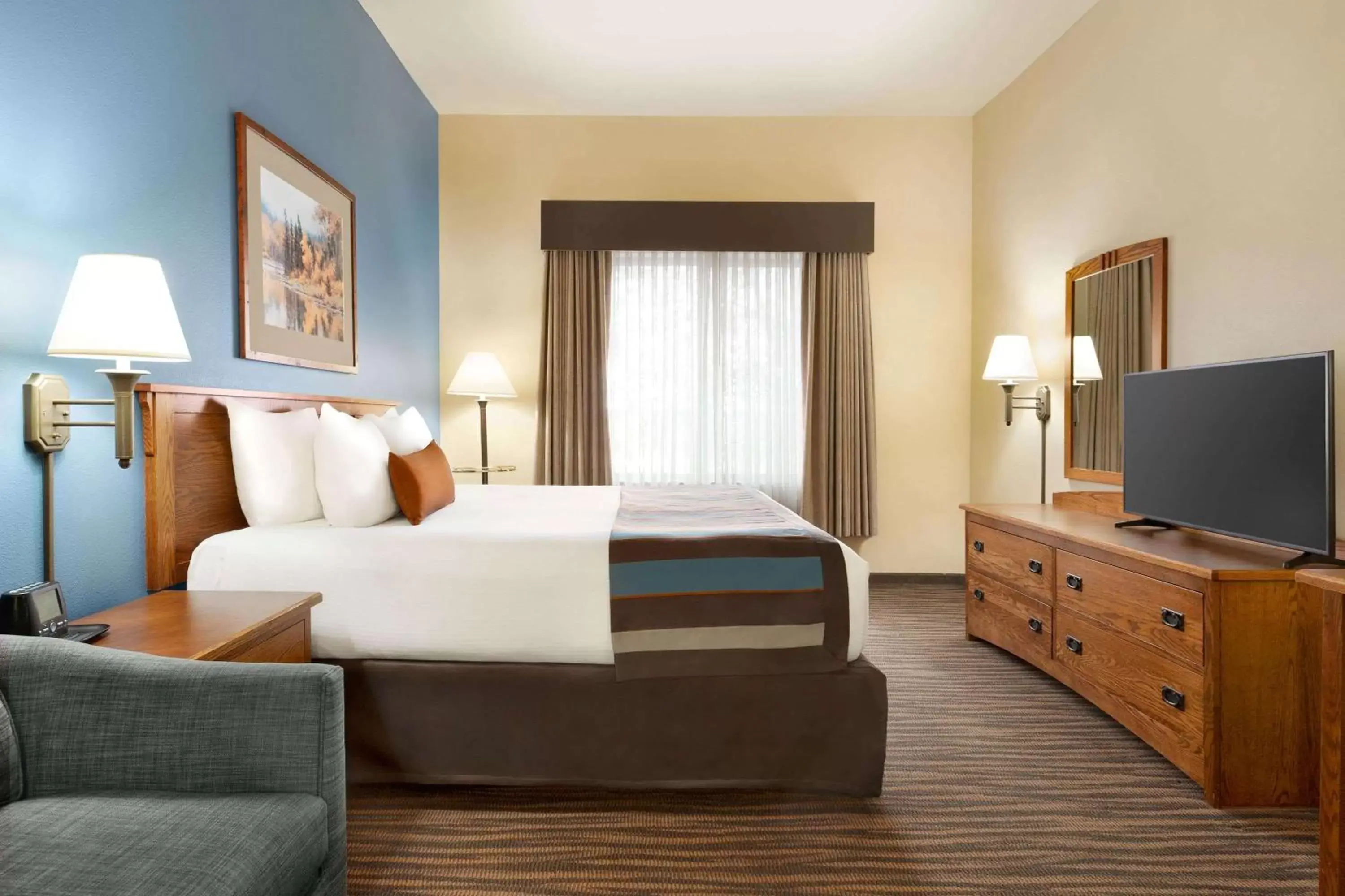Photo of the whole room, Bed in Wingate by Wyndham Denver Tech Center