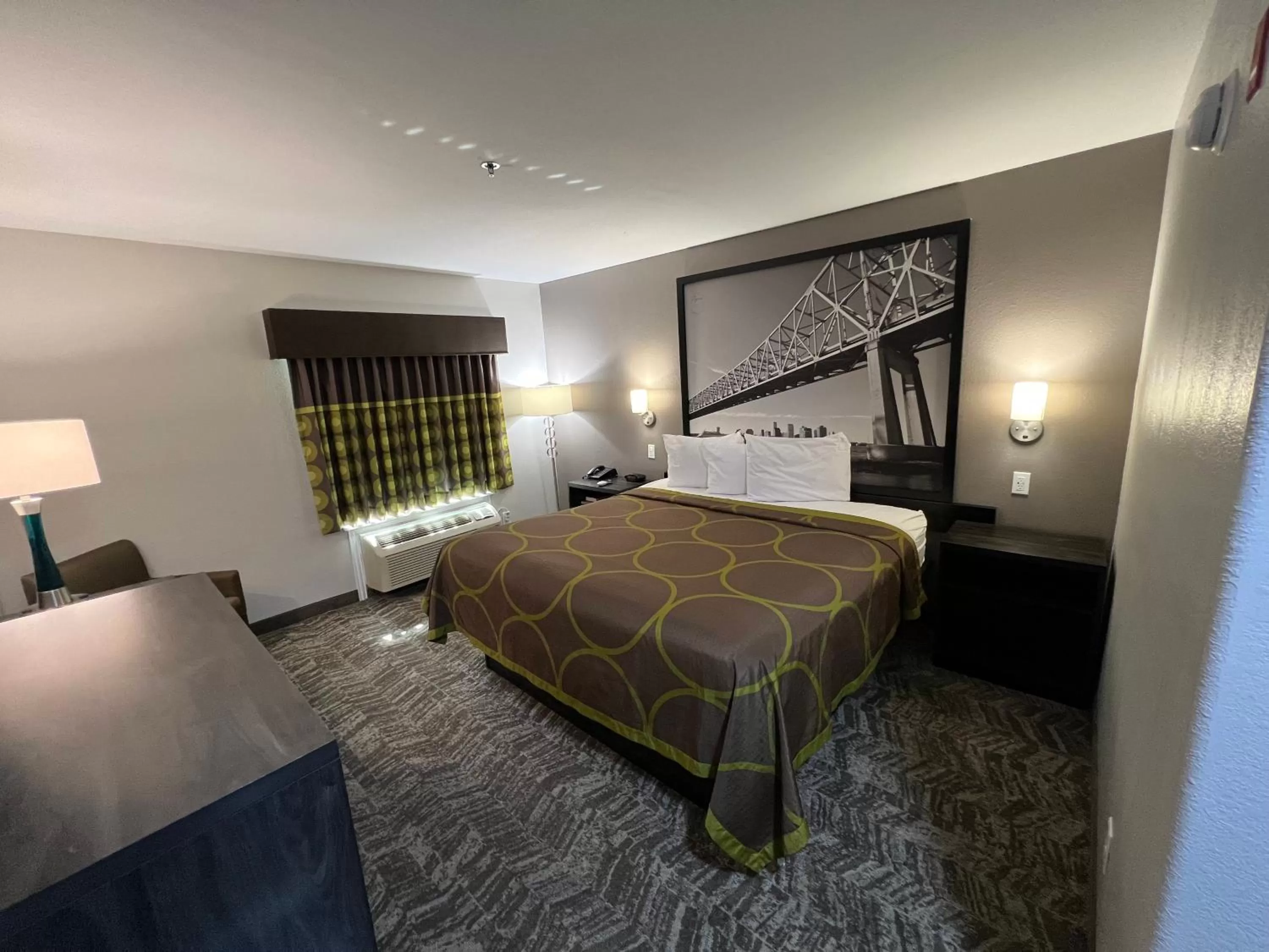 Photo of the whole room, Bed in Super 8 by Wyndham Lake Charles/Sulphur