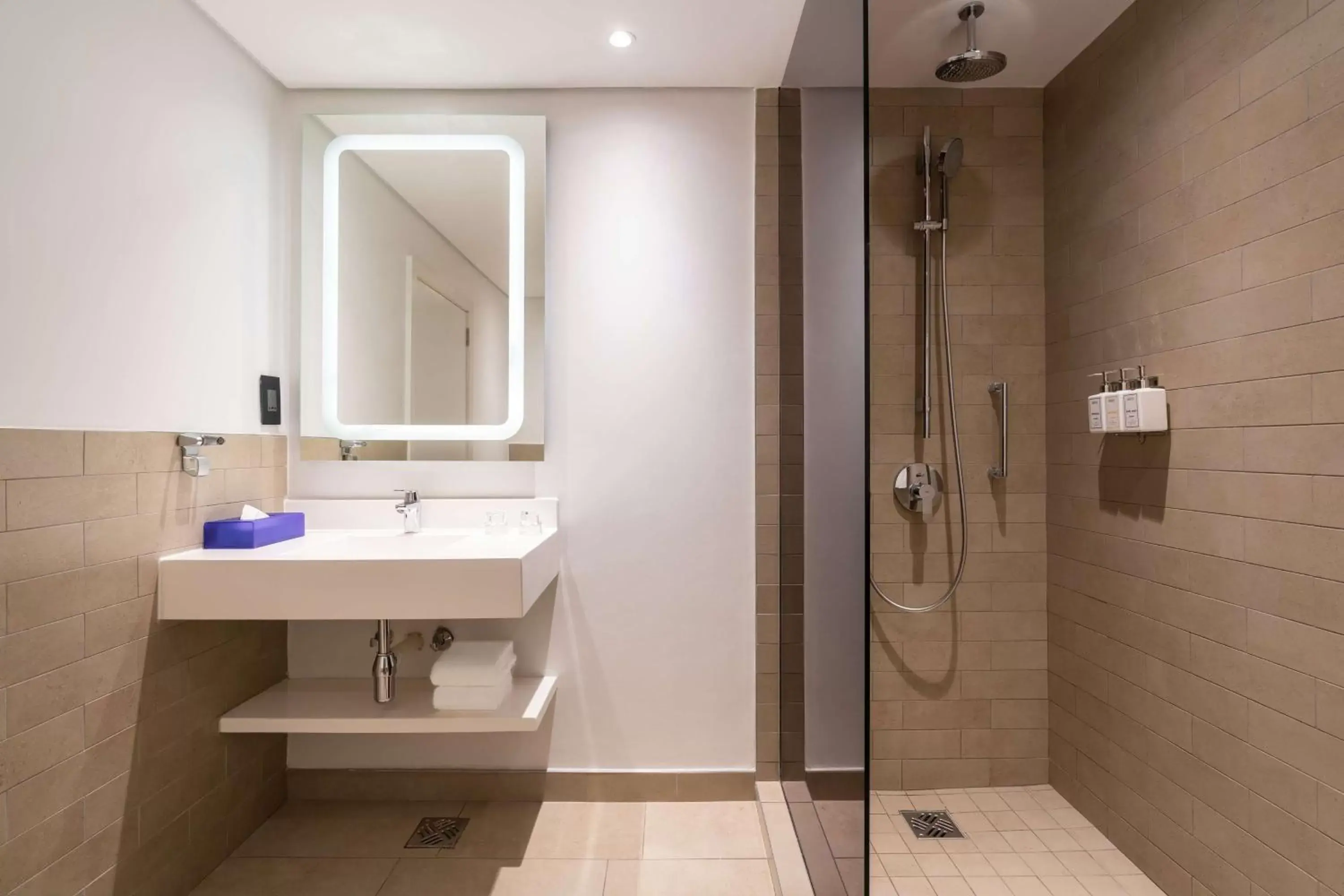 Bathroom in Park Inn by Radisson Polokwane