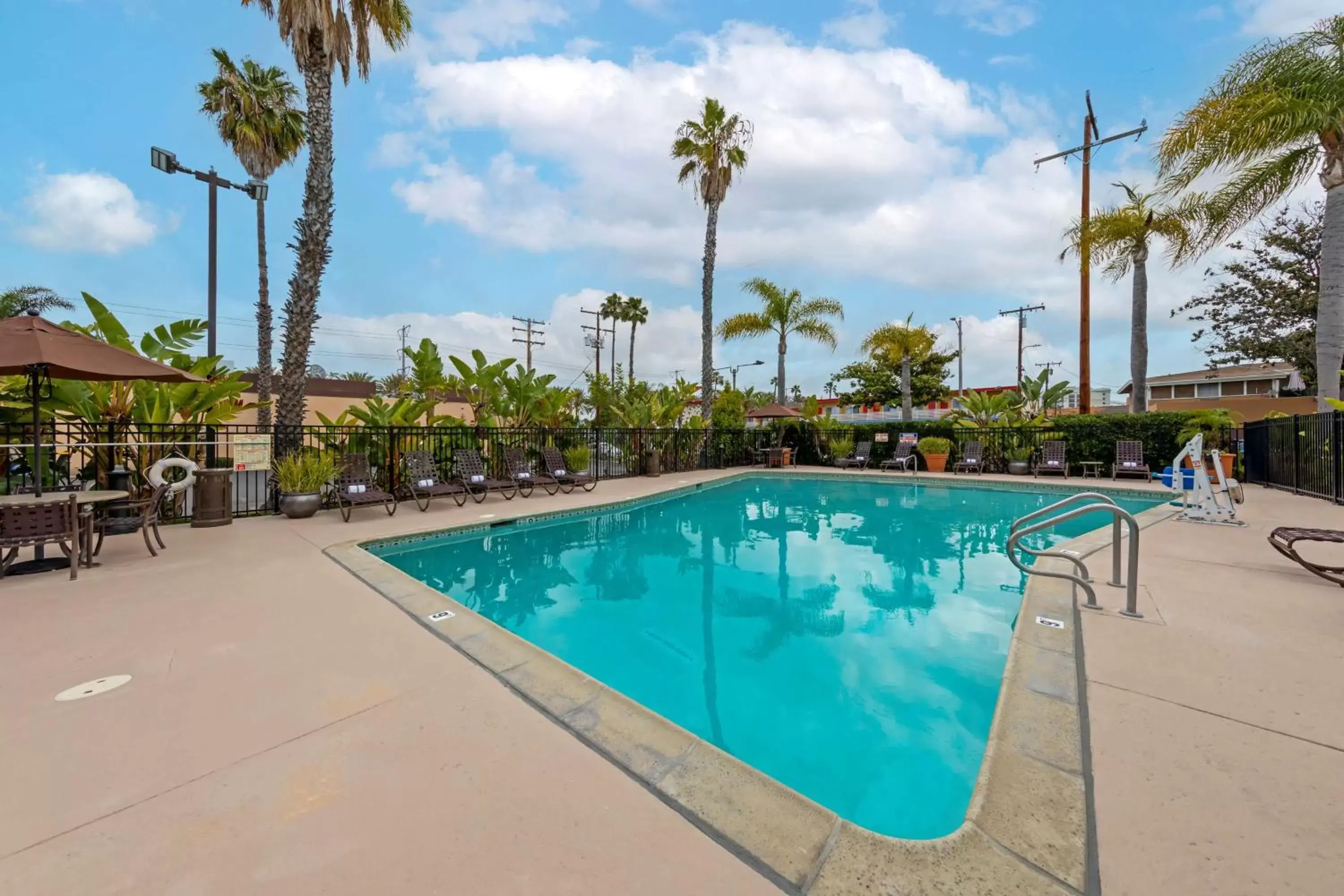 Pool view, Swimming Pool in Best Western Plus Pavilions