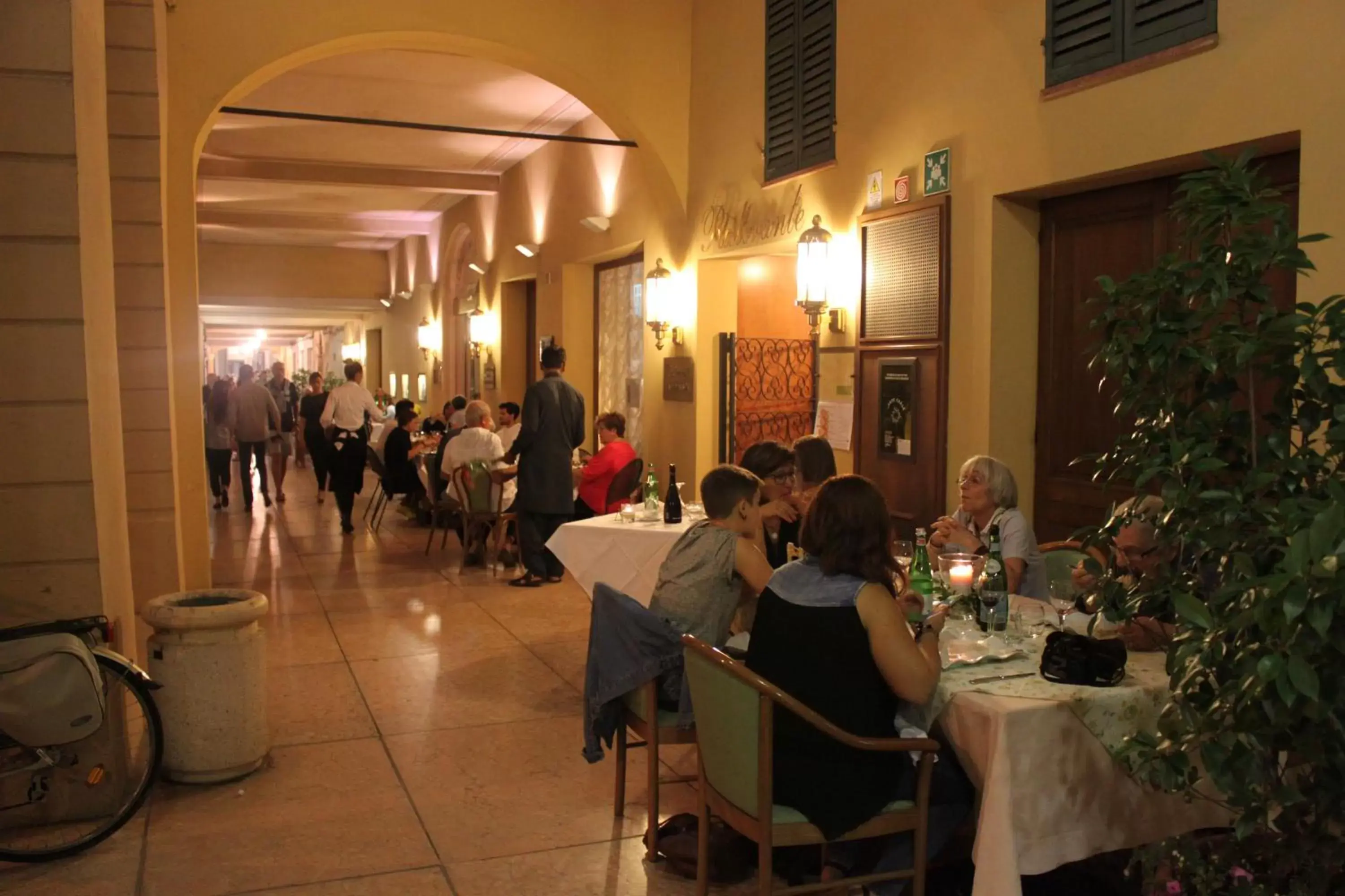 Property building, Restaurant/Places to Eat in Phi Hotel Dei Medaglioni