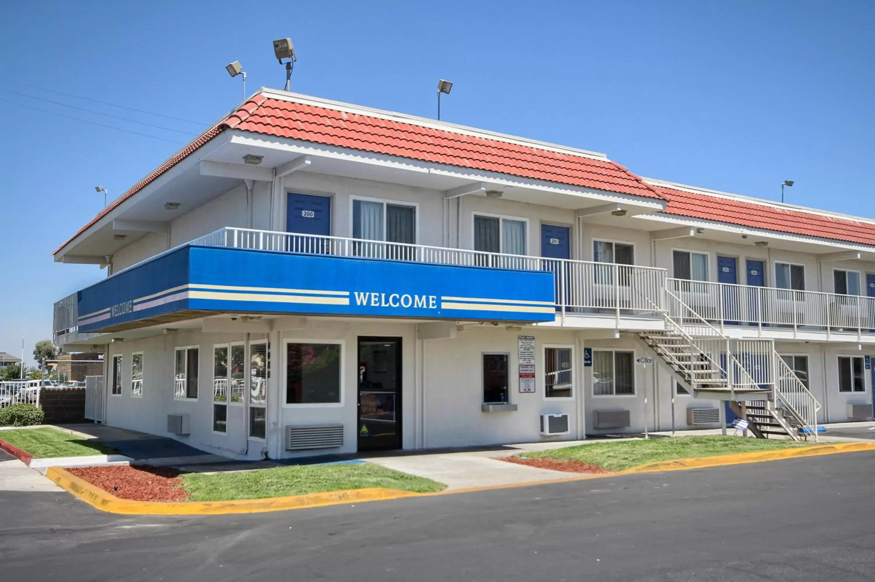 Property Building in Motel 6-Fresno, CA - Blackstone South