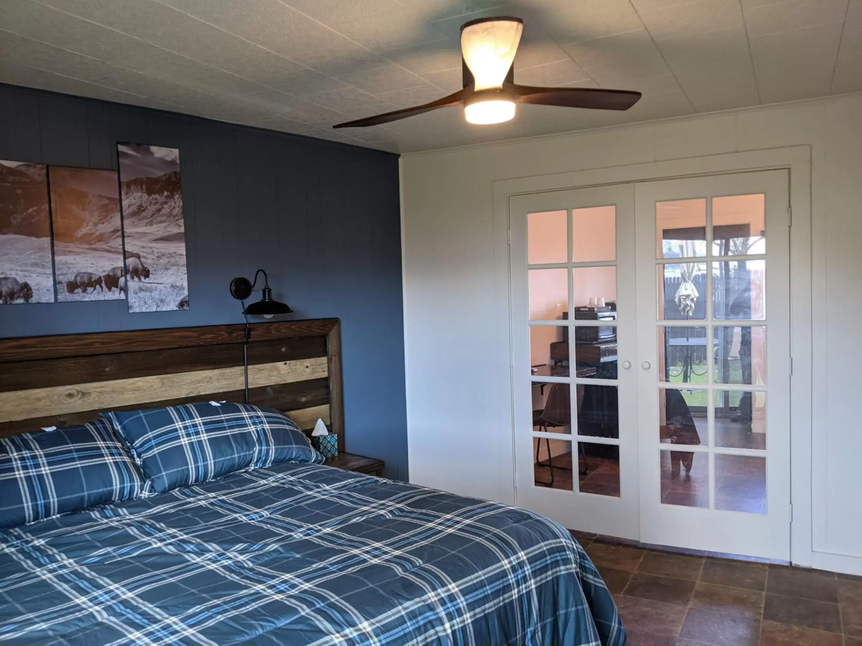 Bed in Slackwater Inn