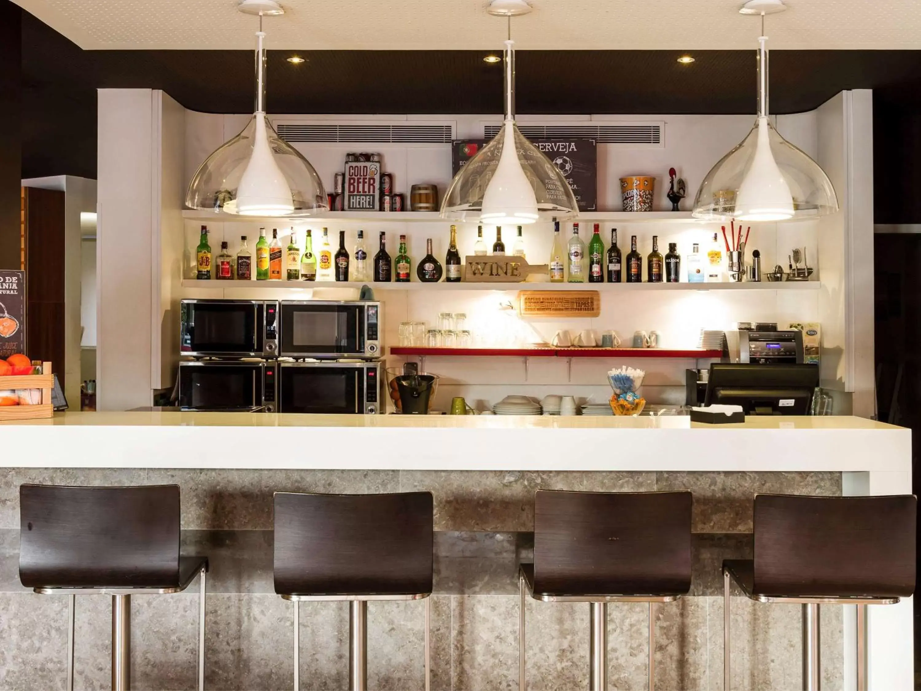 Lounge or bar, Lounge/Bar in Hotel Ibis Lisboa Sintra