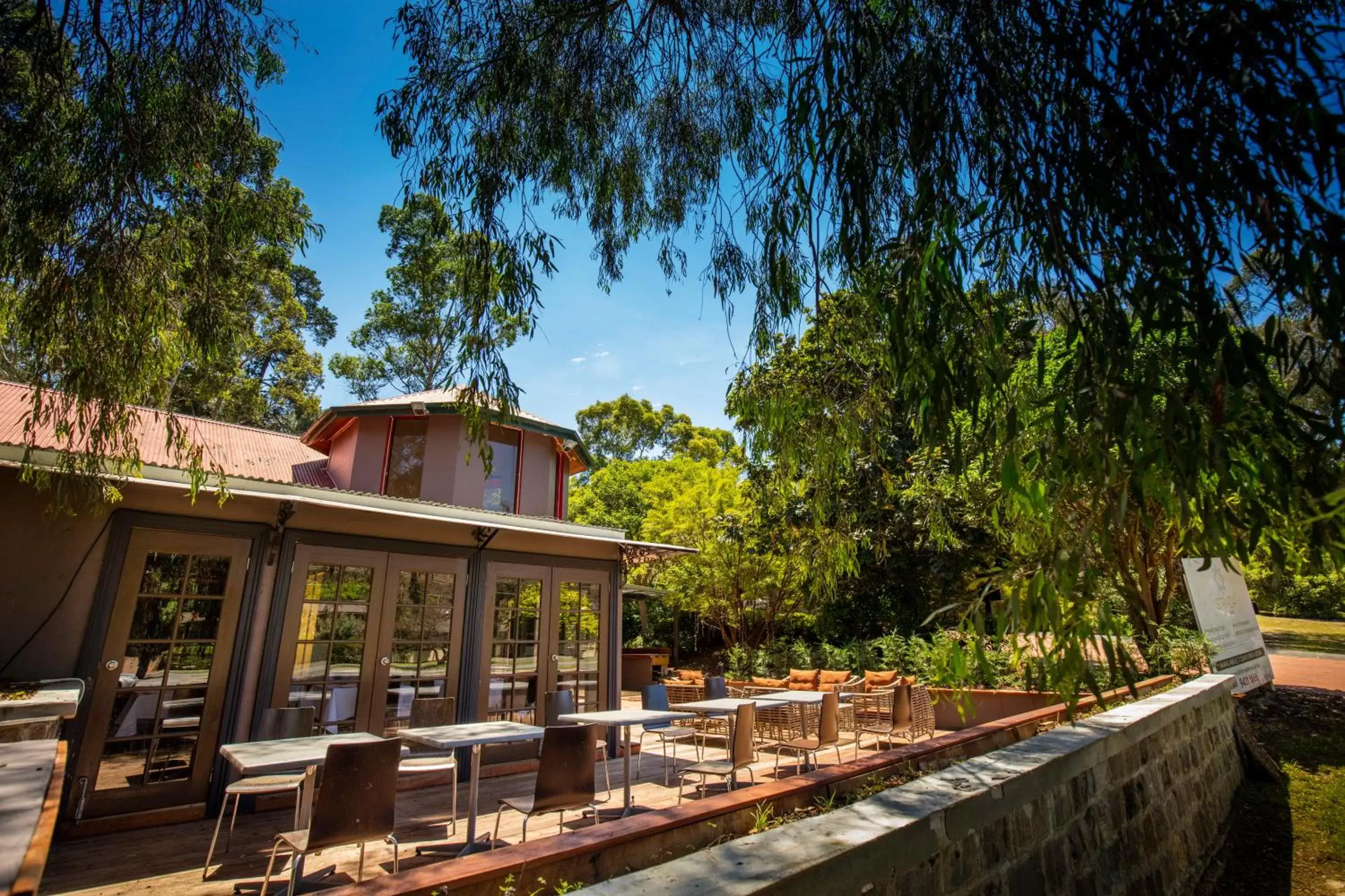 Restaurant/places to eat in Eltham Gateway Hotel & Conference Centre Restaurant/places to eat in Eltham Gateway Hotel & Conference Centre