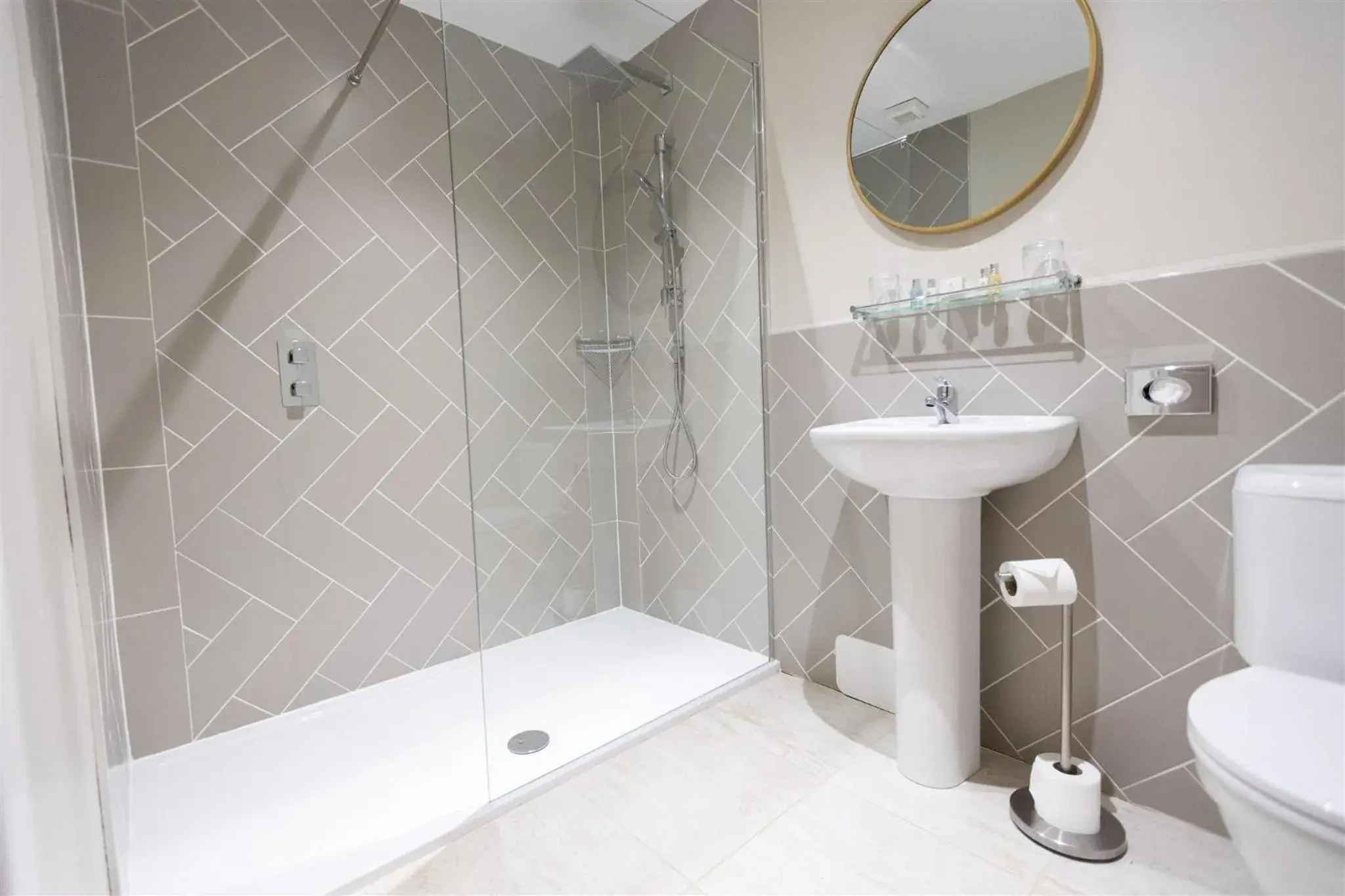 Bathroom in Marshall Meadows Manor House