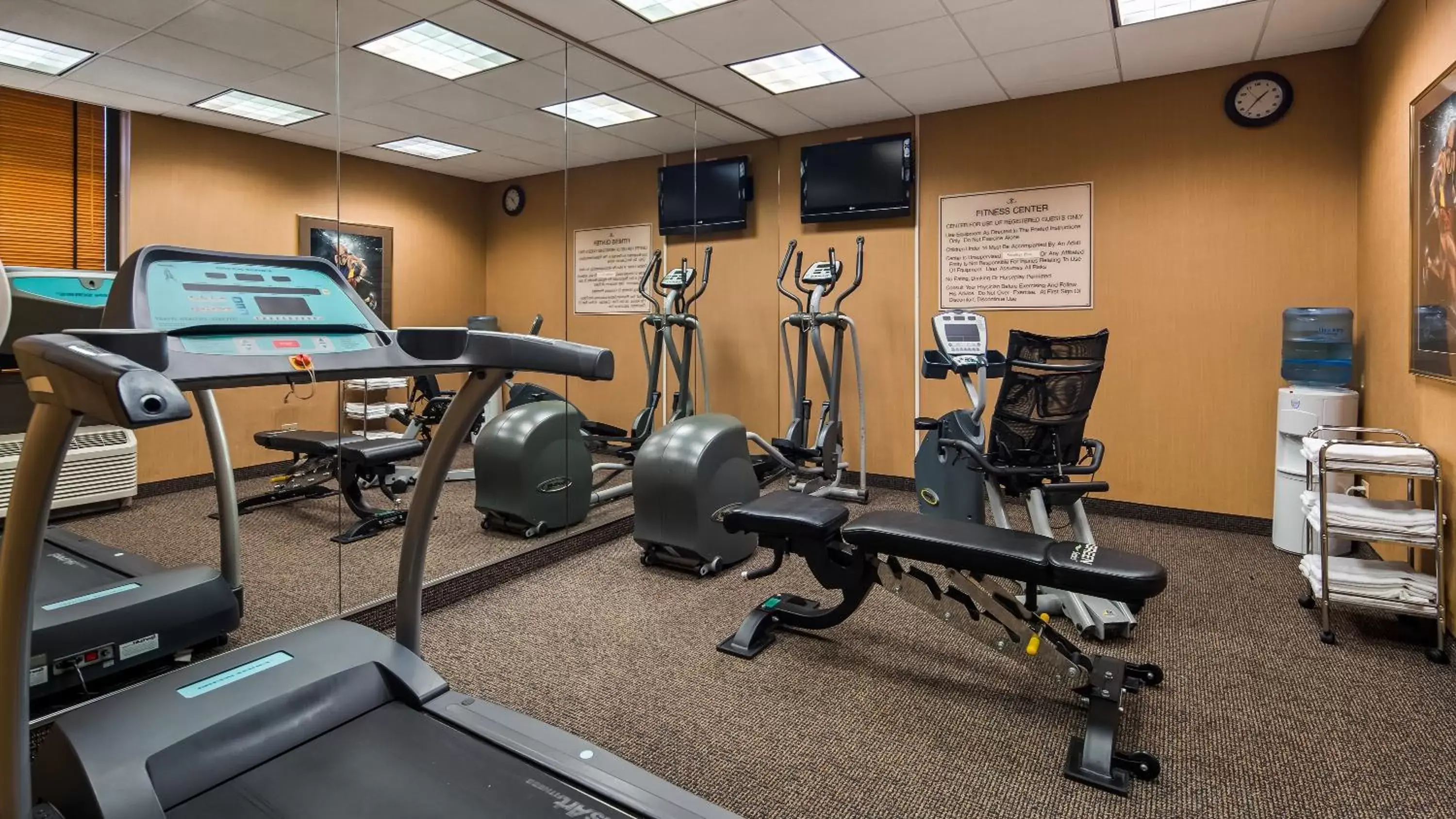 Fitness centre/facilities, Fitness Center/Facilities in SureStay Plus Hotel by Best Western Chicago Lombard