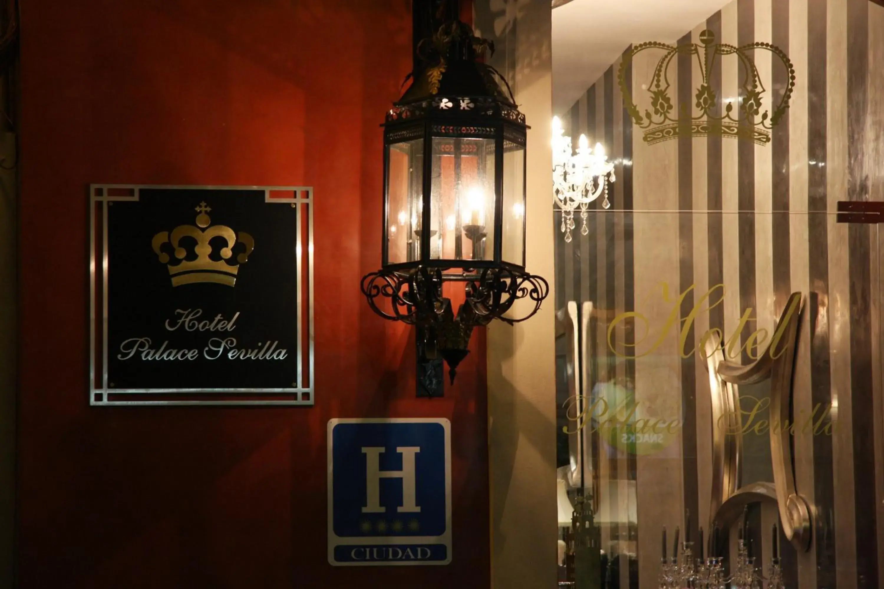 Logo/Certificate/Sign in Hotel Palace Sevilla