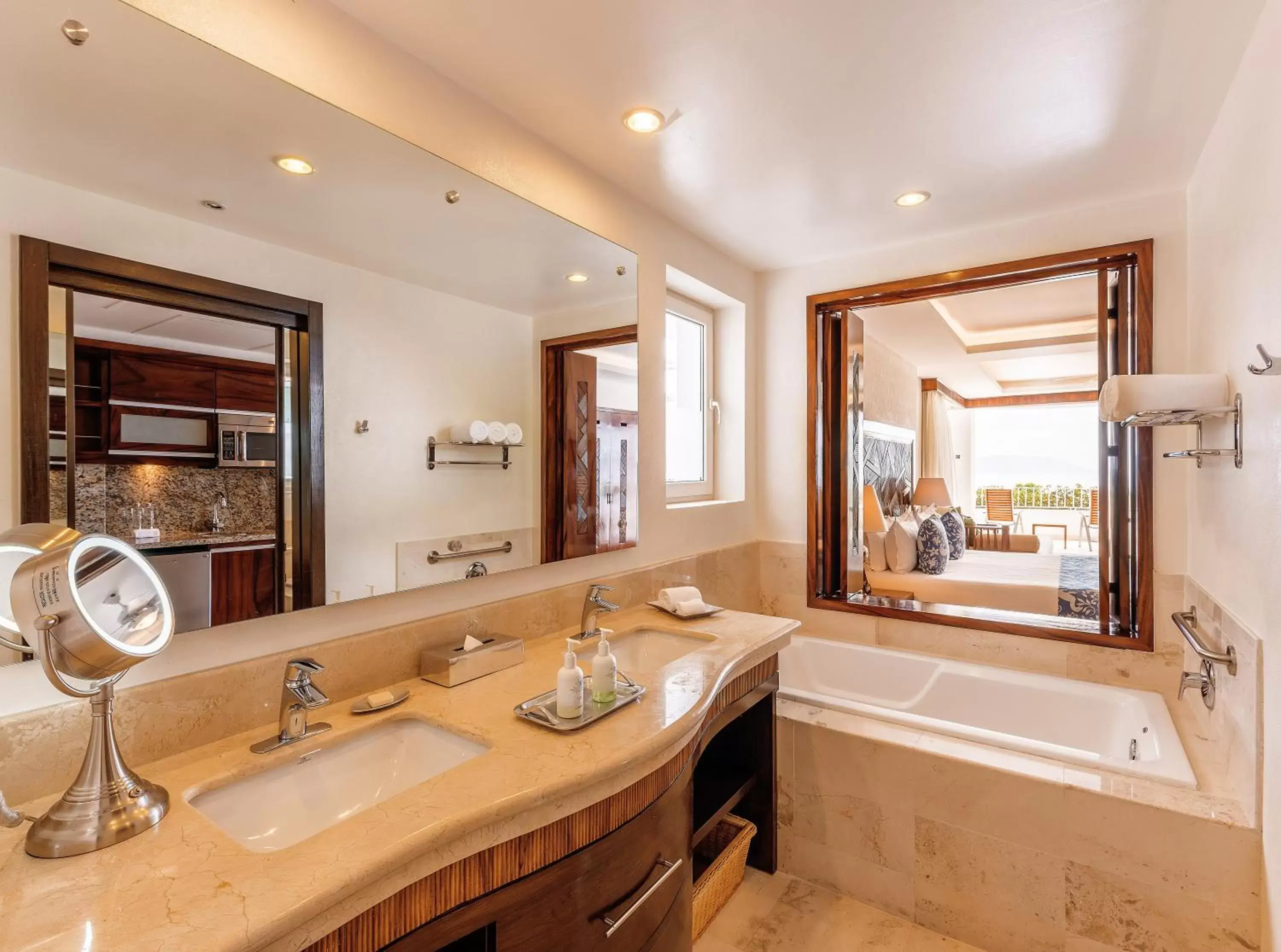 Bathroom in Grand Miramar All Luxury Suites & Residences