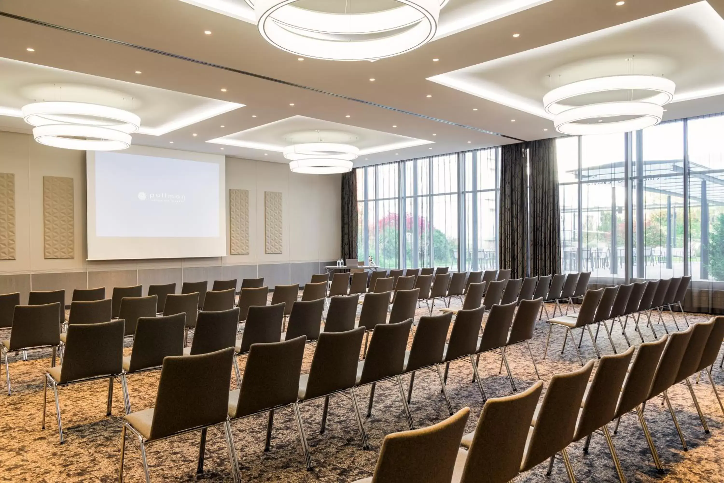 Meeting/conference room in Pullman Basel Europe