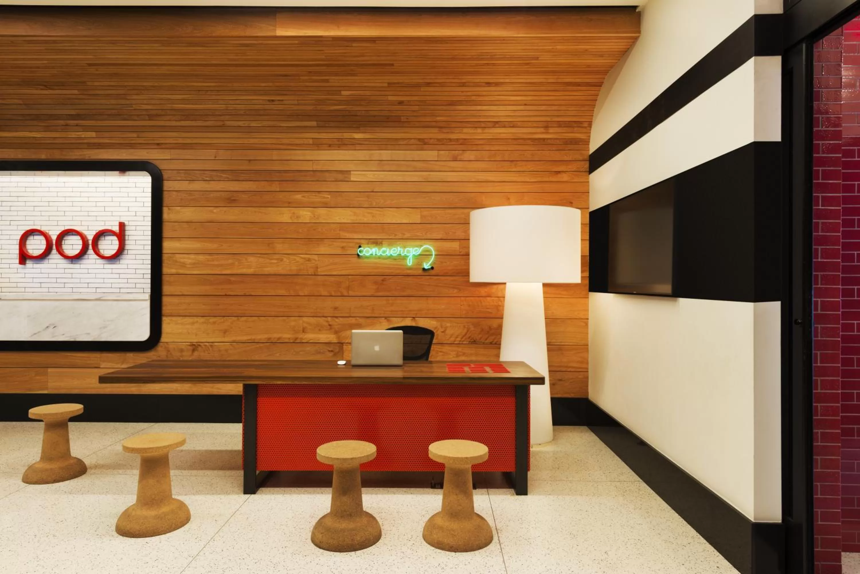 Business facilities in Pod 39