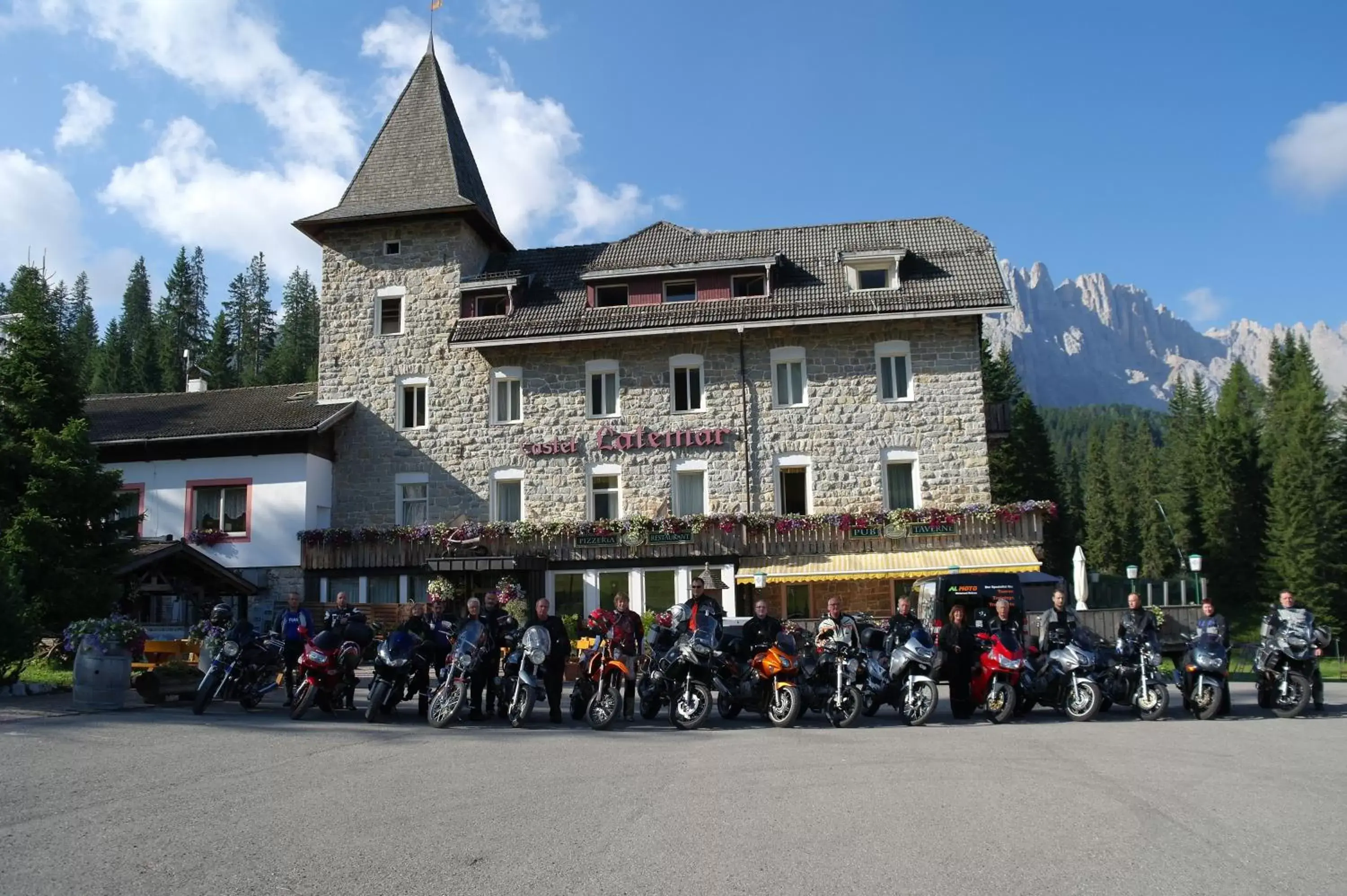 Facade/entrance, Property Building in Hotel Castel Latemar