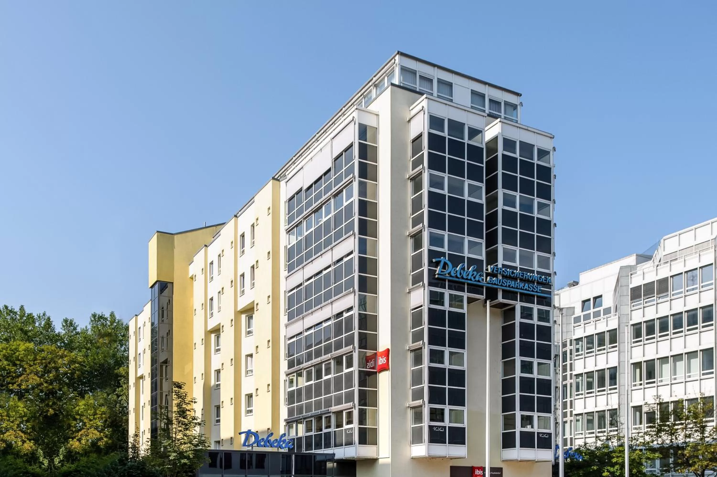 Facade/entrance in ibis Augsburg Hauptbahnhof