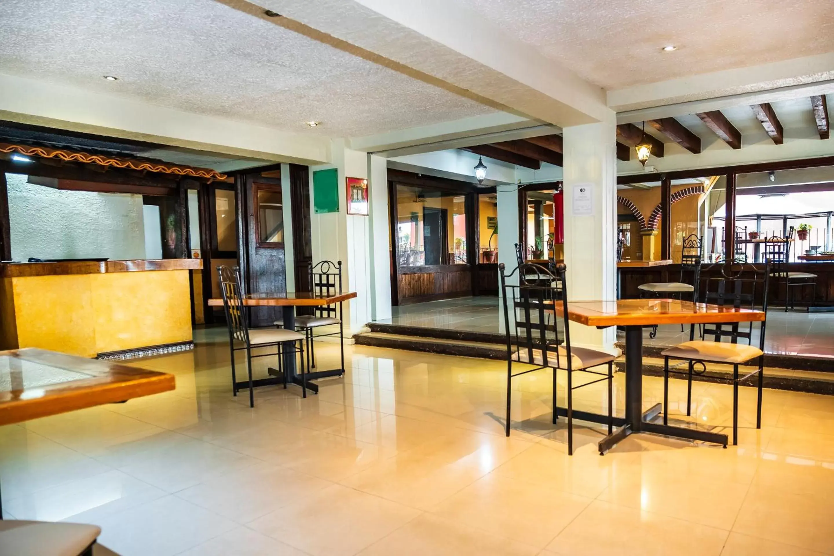 Restaurant/places to eat in Capital O Hotel Central, Xalapa