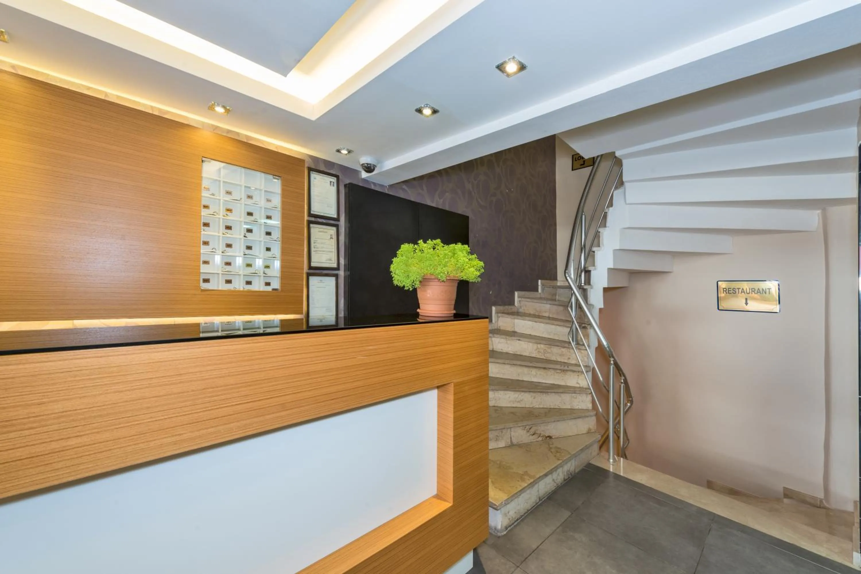 Lobby or reception in Erbazlar Hotel