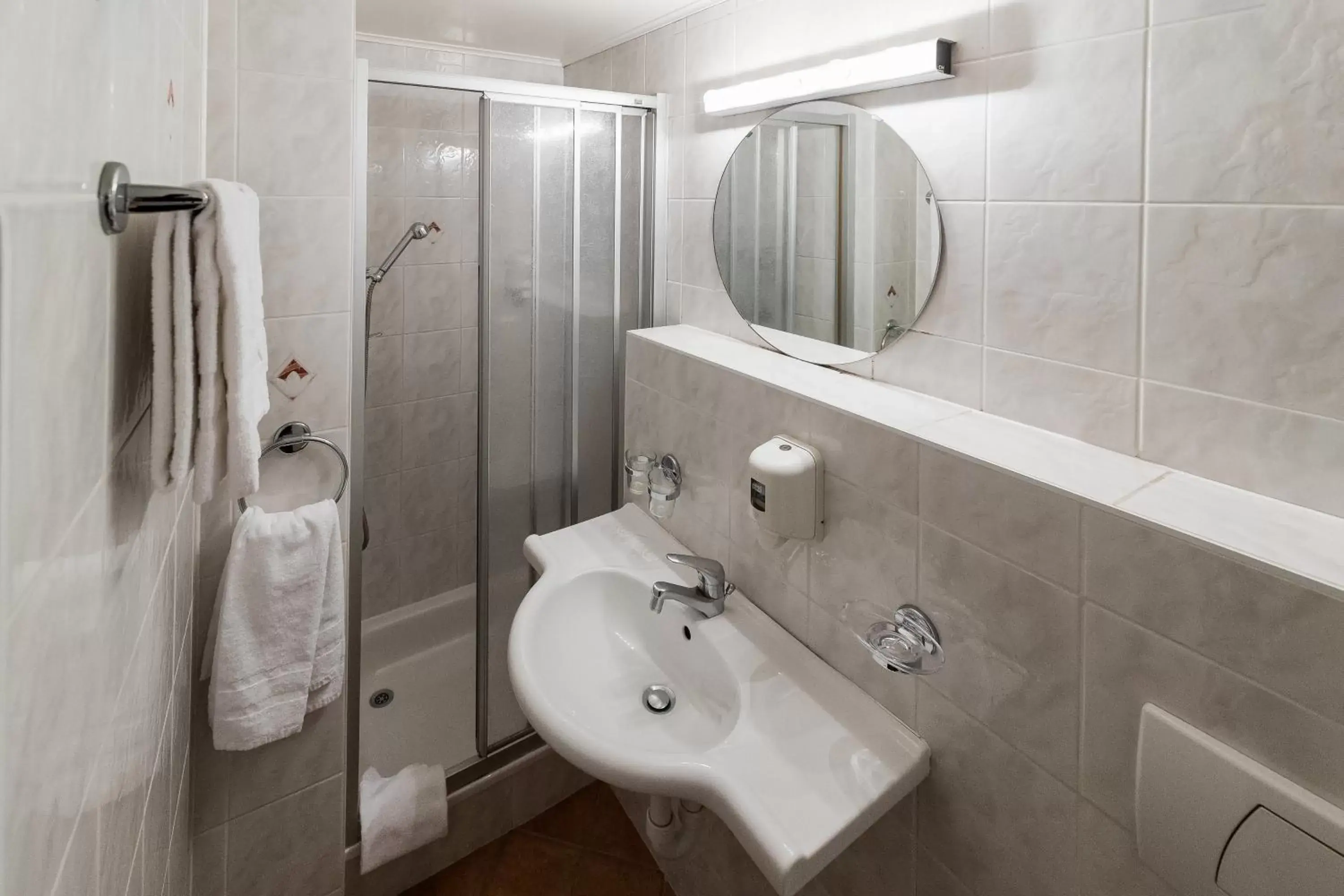 Bathroom in Hotel de la Place