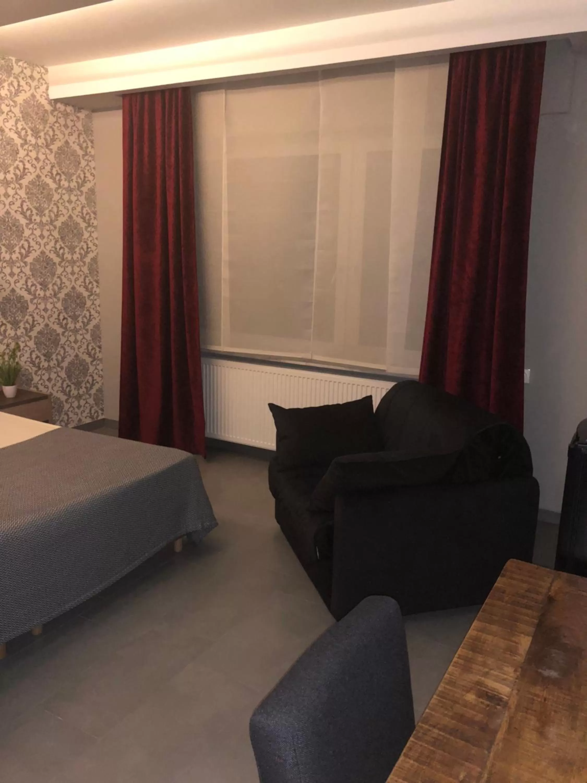 Bed in Hotel Athen Kelsterbach Frankfurt Airport