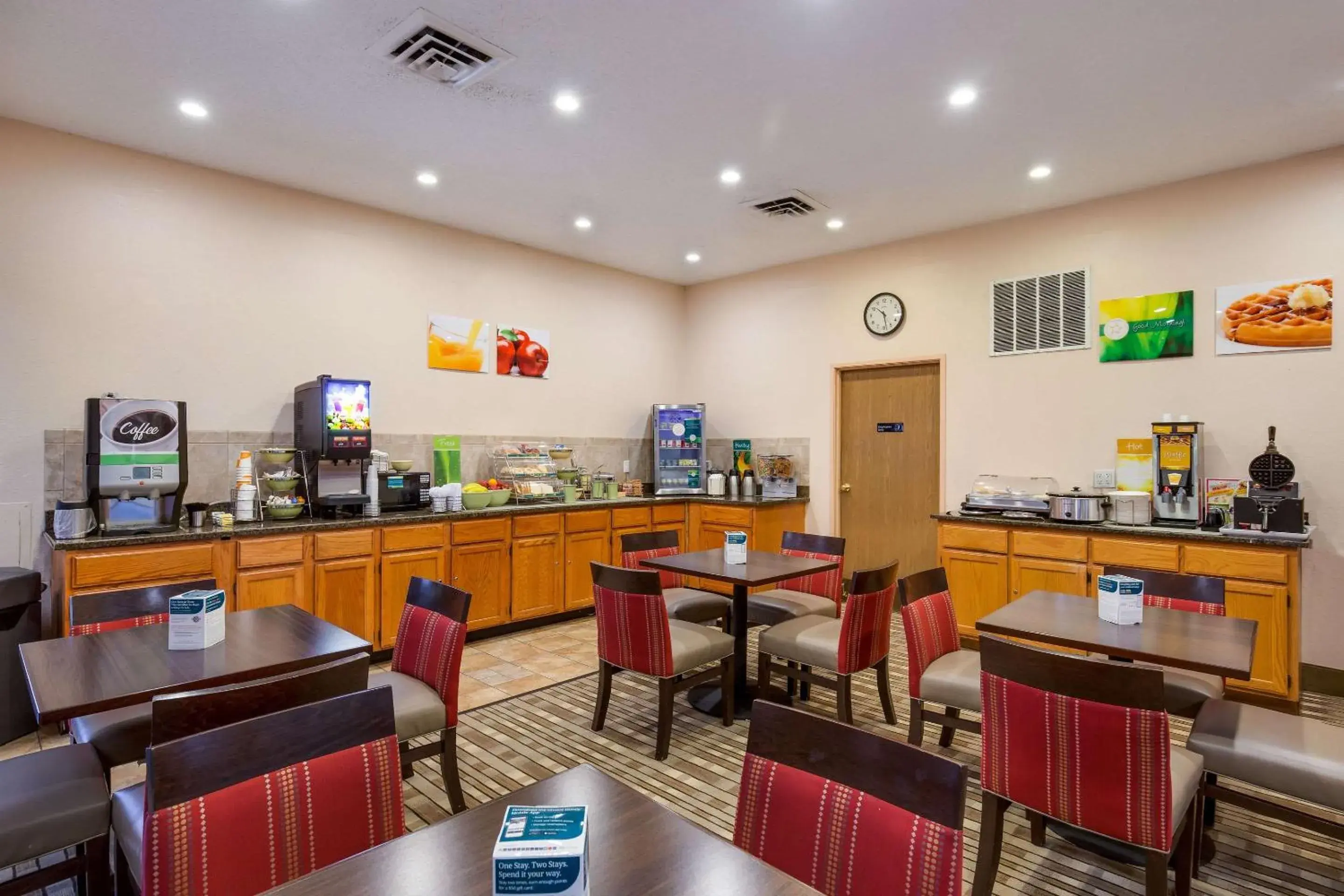 Restaurant/Places to Eat in Quality Inn I-70 Near Kansas Speedway