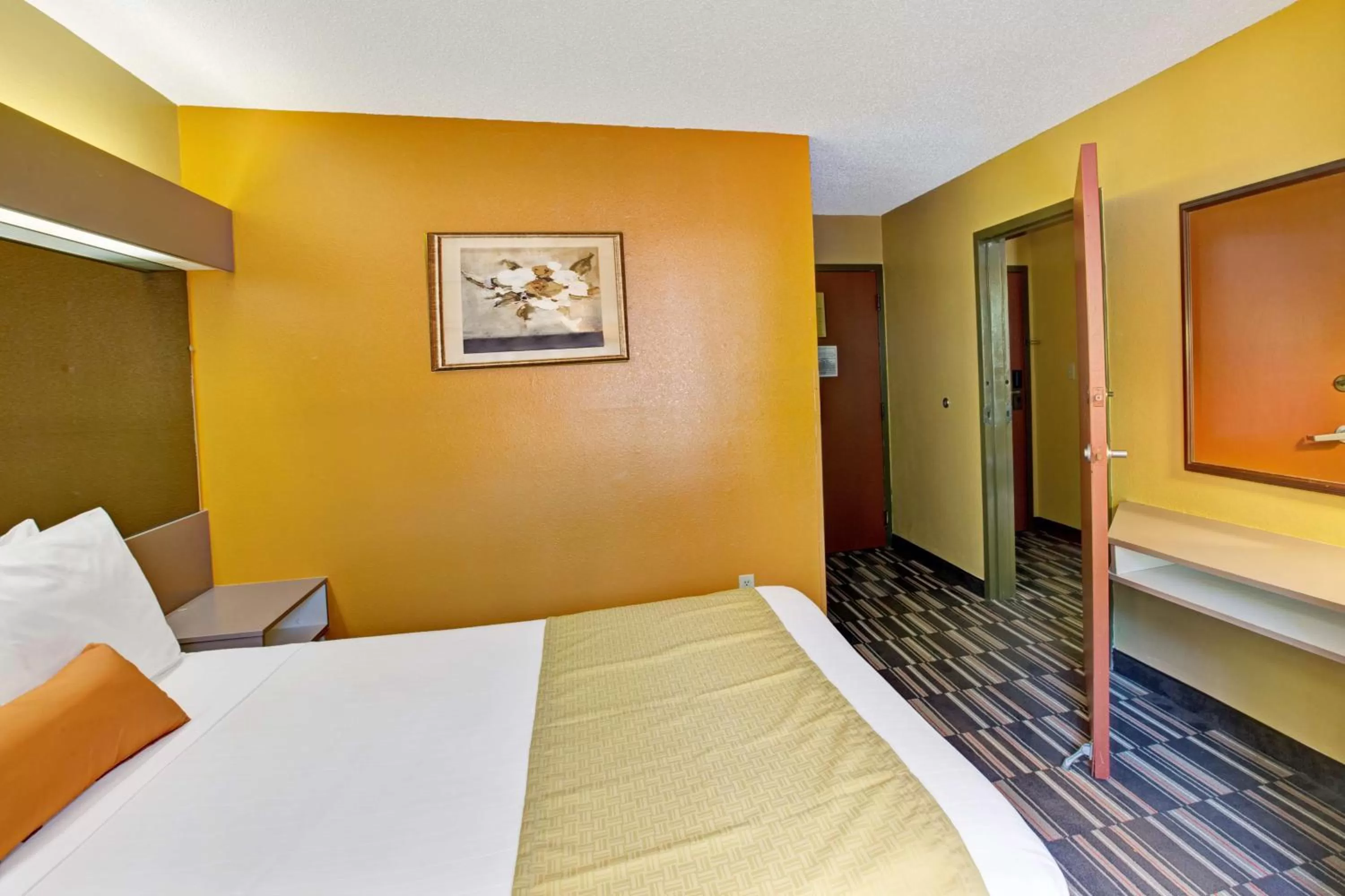 One Bedroom Suite - Non-Smoking in Microtel Inn & Suites by Wyndham Gatlinburg