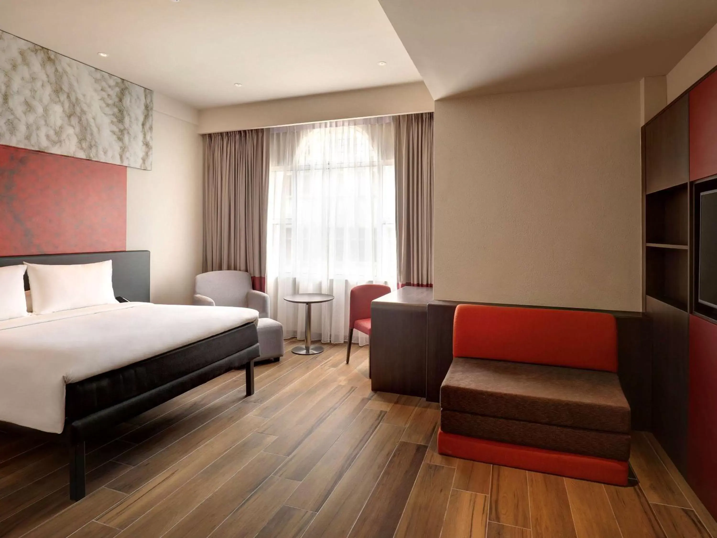 Photo of the whole room in Ibis Melaka