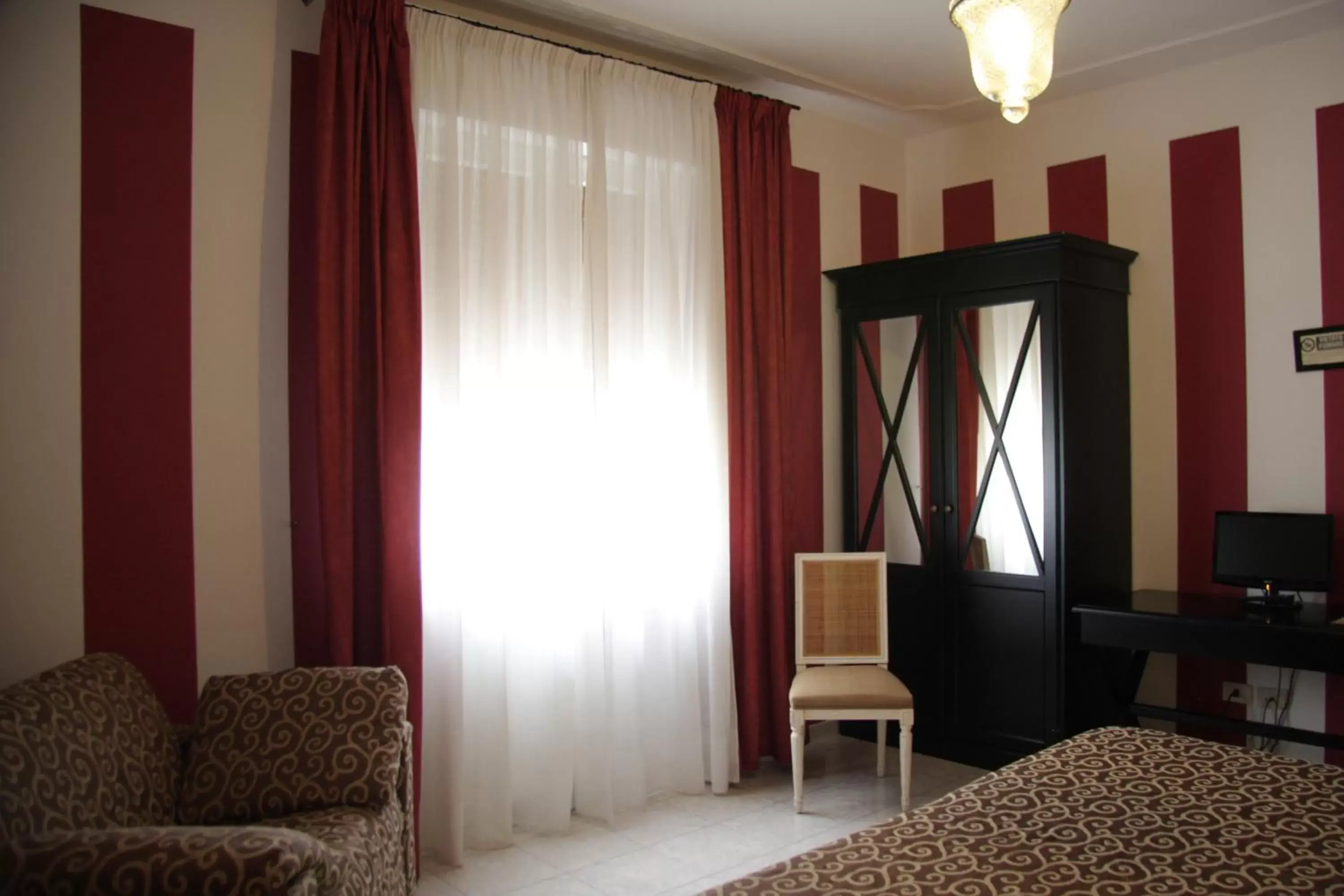 Bedroom, Bed in Hotel Alex