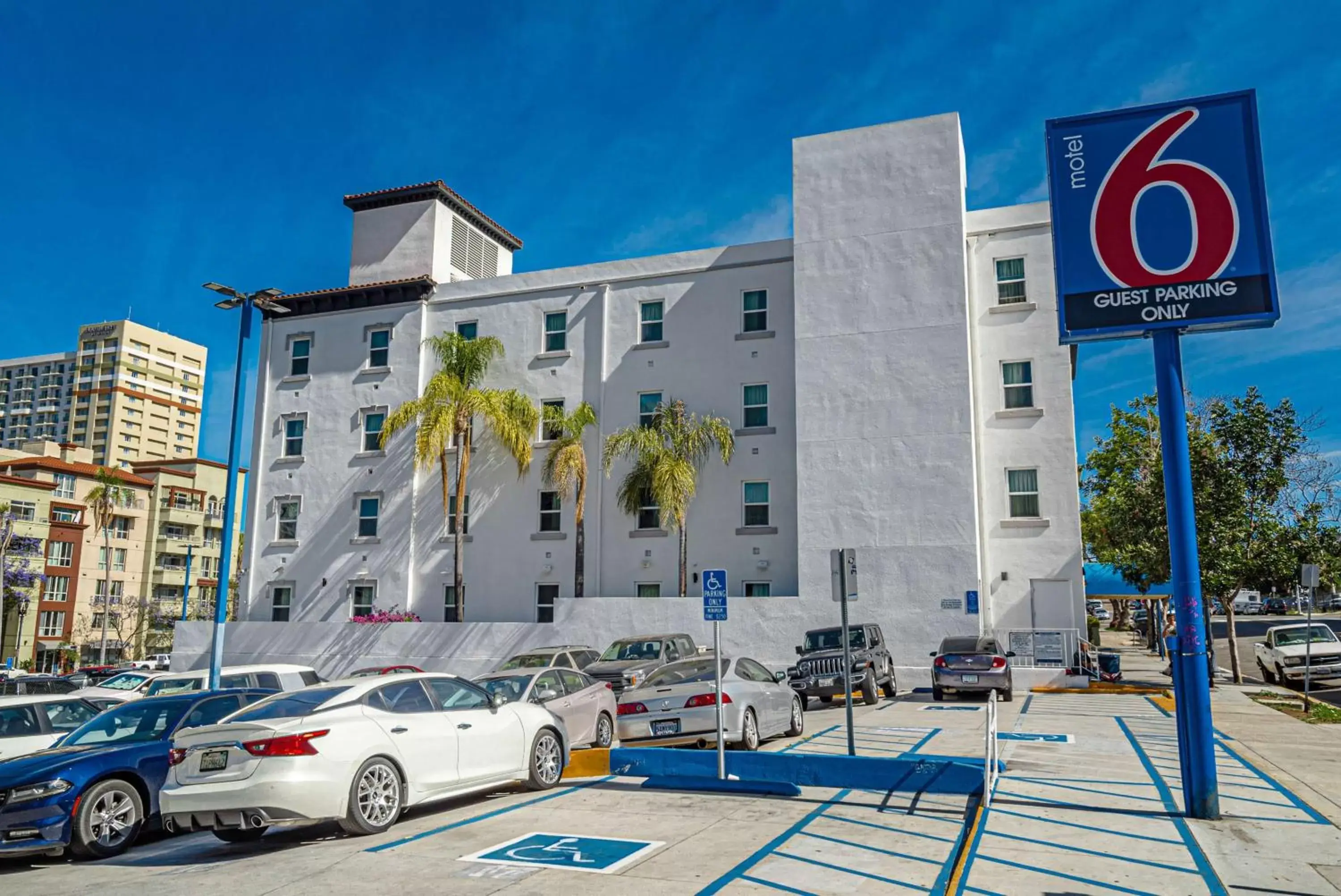 Property Building in Motel 6-San Diego, CA - Downtown