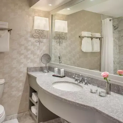 Bathroom in Beechwood Hotel