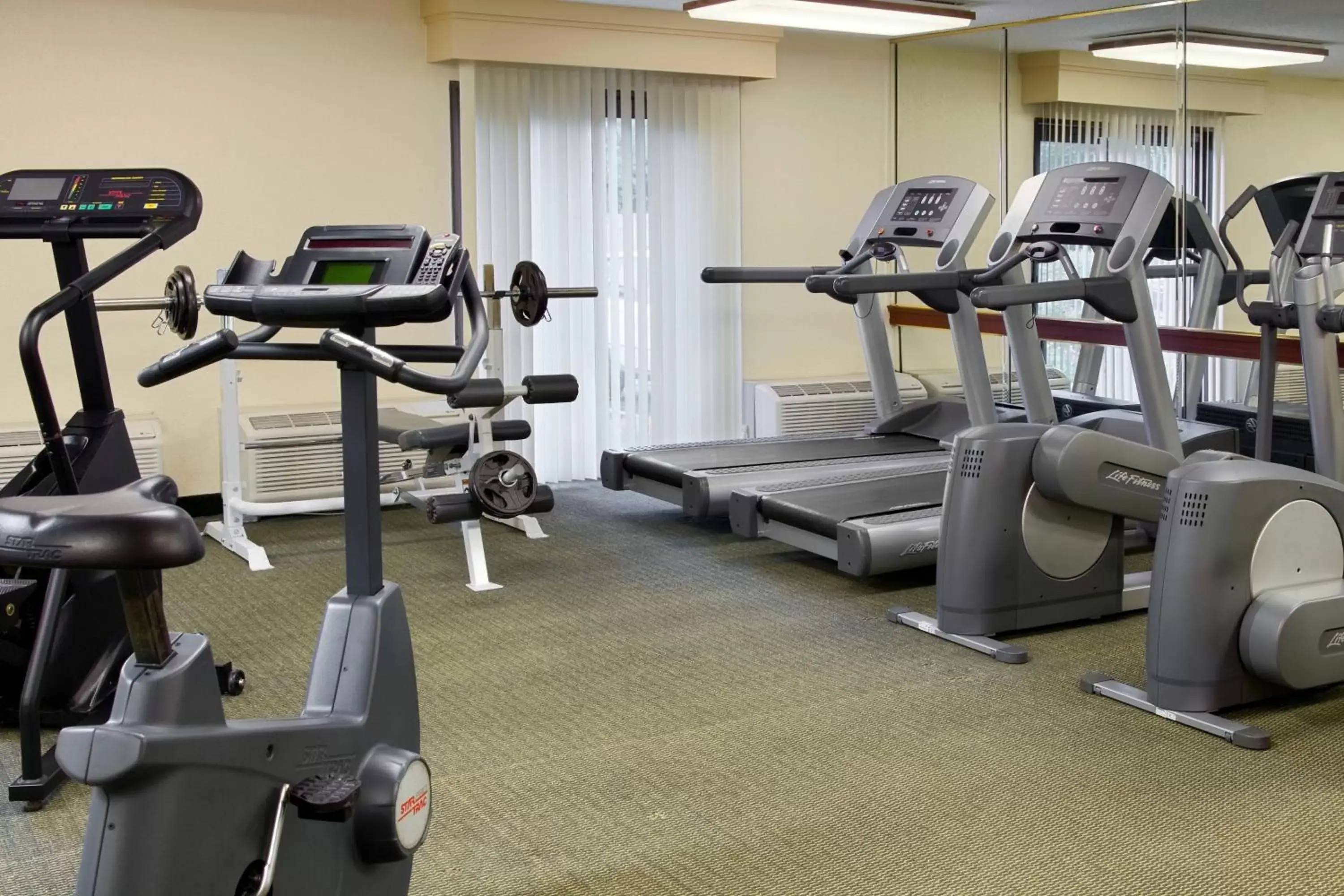 Fitness centre/facilities, Fitness Center/Facilities in Courtyard Hampton