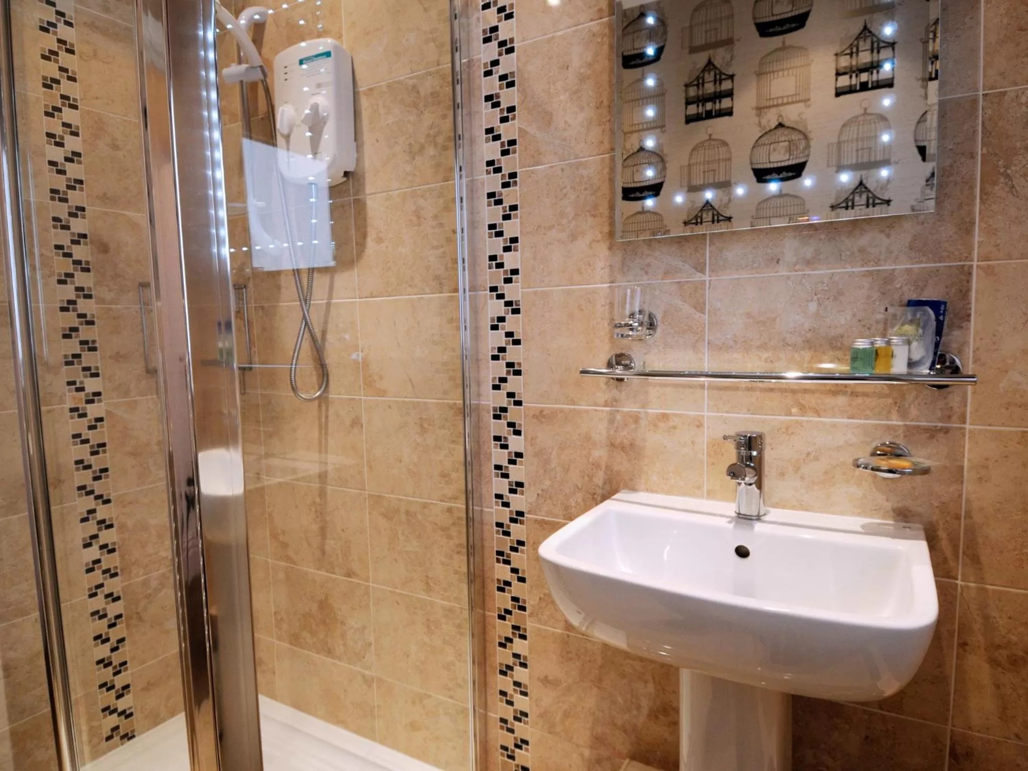 Shower in North Crest