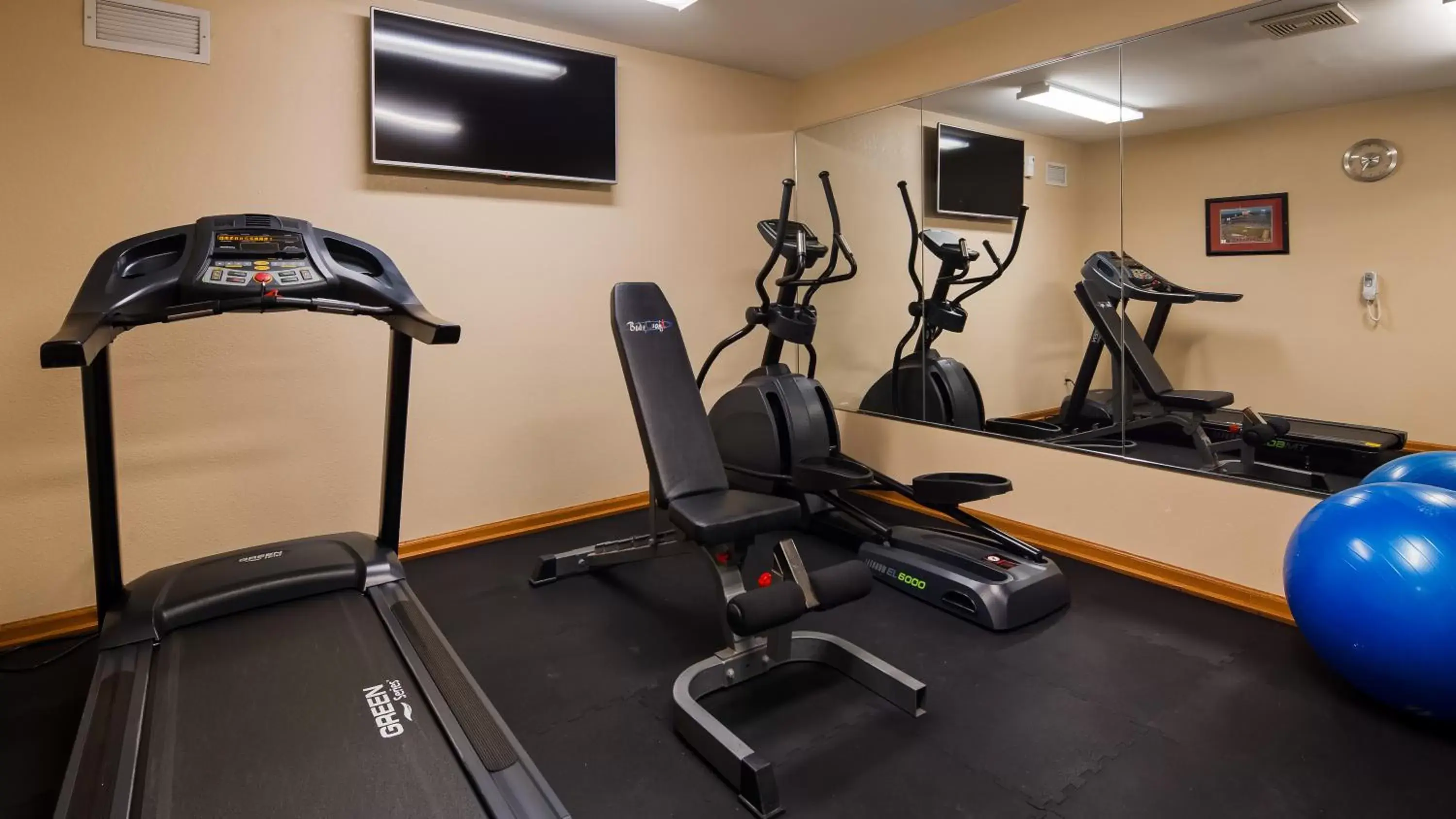 Fitness centre/facilities, Fitness Center/Facilities in Best Western Port Columbus
