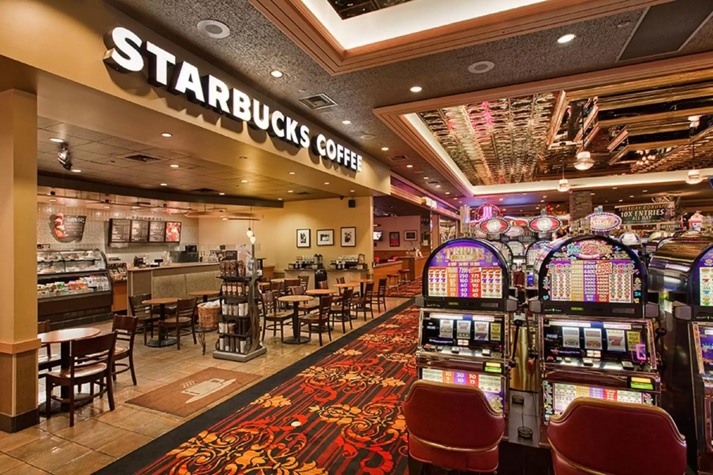 Lounge or bar, Restaurant/Places to Eat in Maverick Hotel and Casino by Red Lion Hotels
