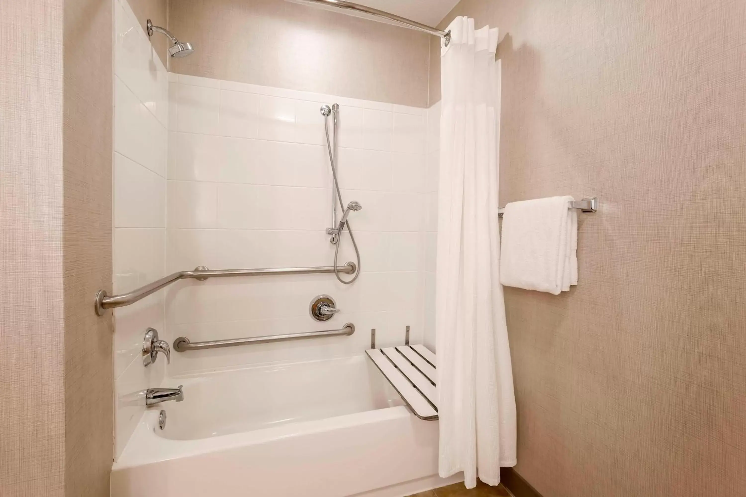 Bathroom in Residence Inn Boston North Shore/Danvers