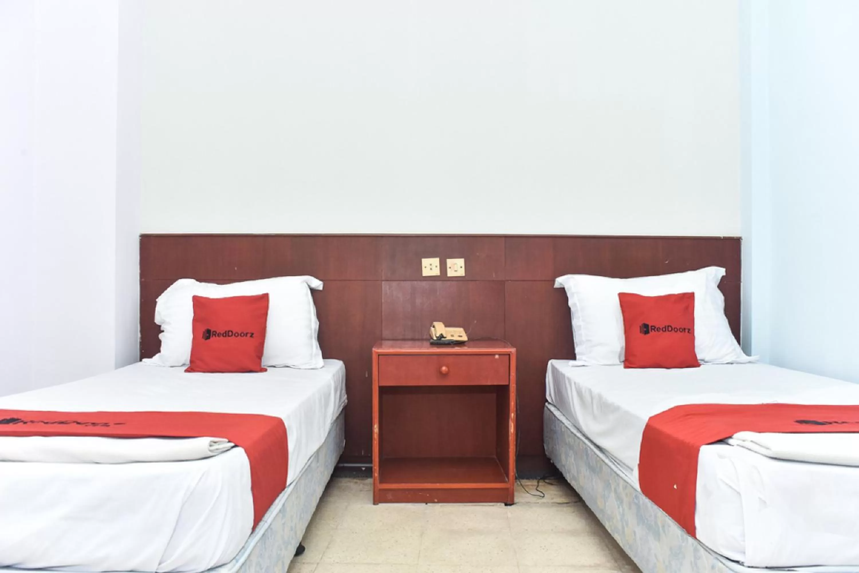 Bed in RedDoorz near Kampung Warna Warni