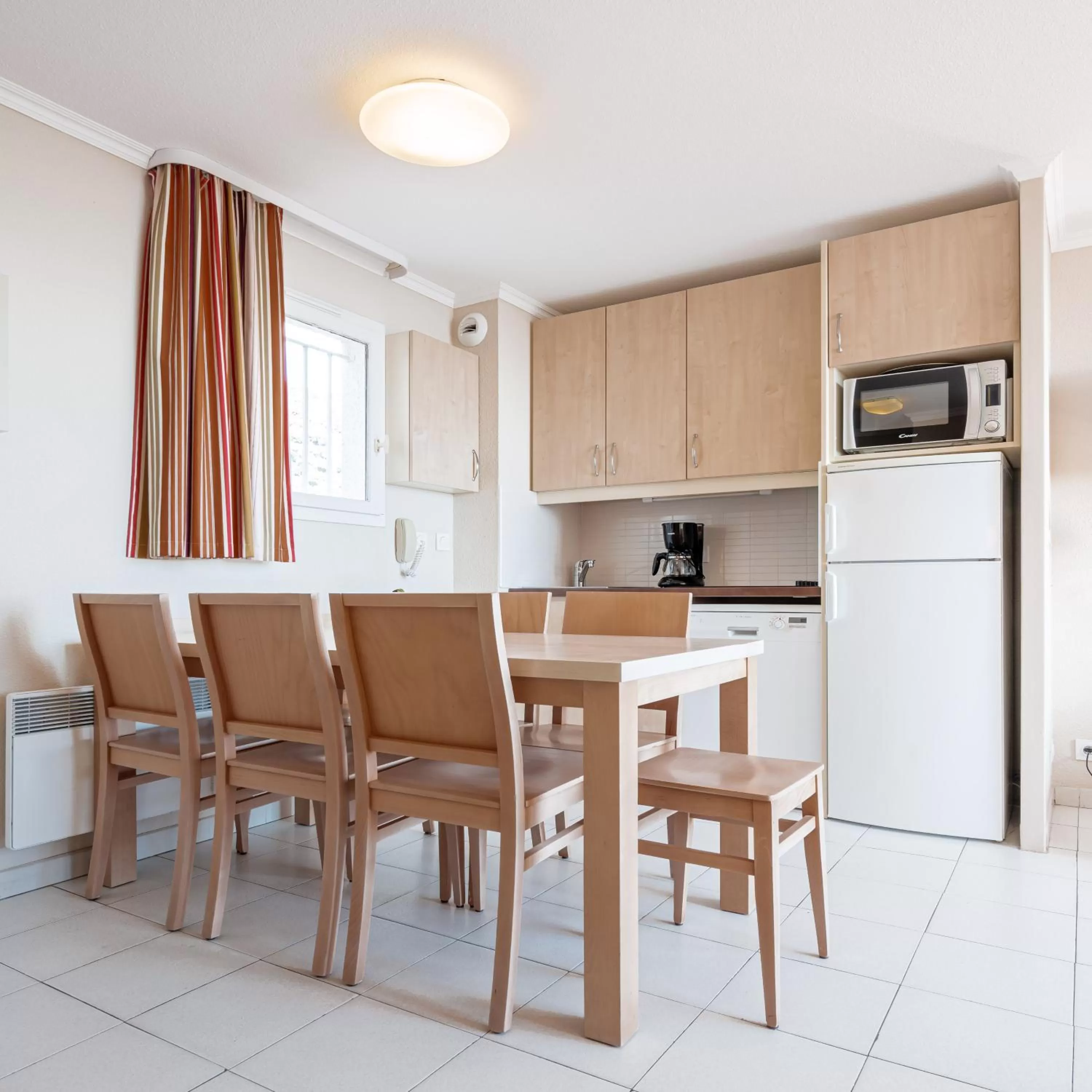 Coffee/tea facilities in Résidence Pierre & Vacances L’Anse De Pramousquier